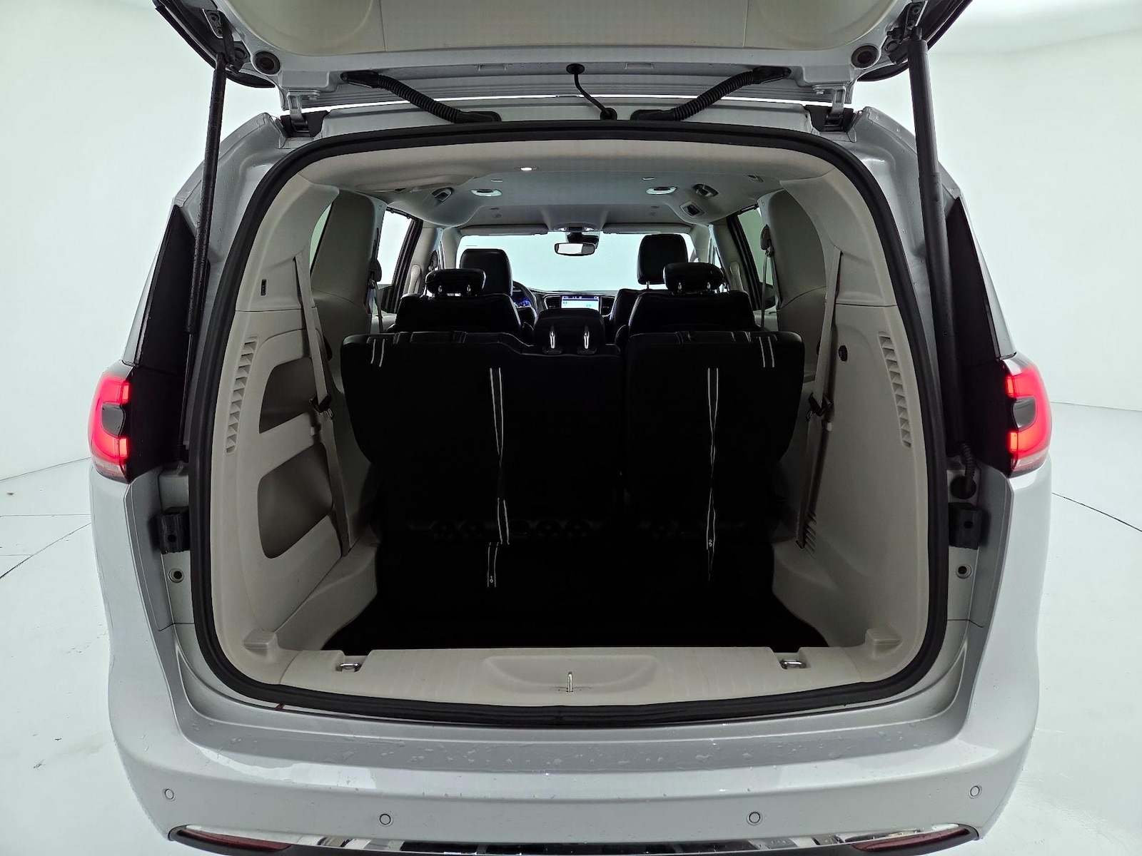2024 Chrysler Pacifica Touring L - Photo 22