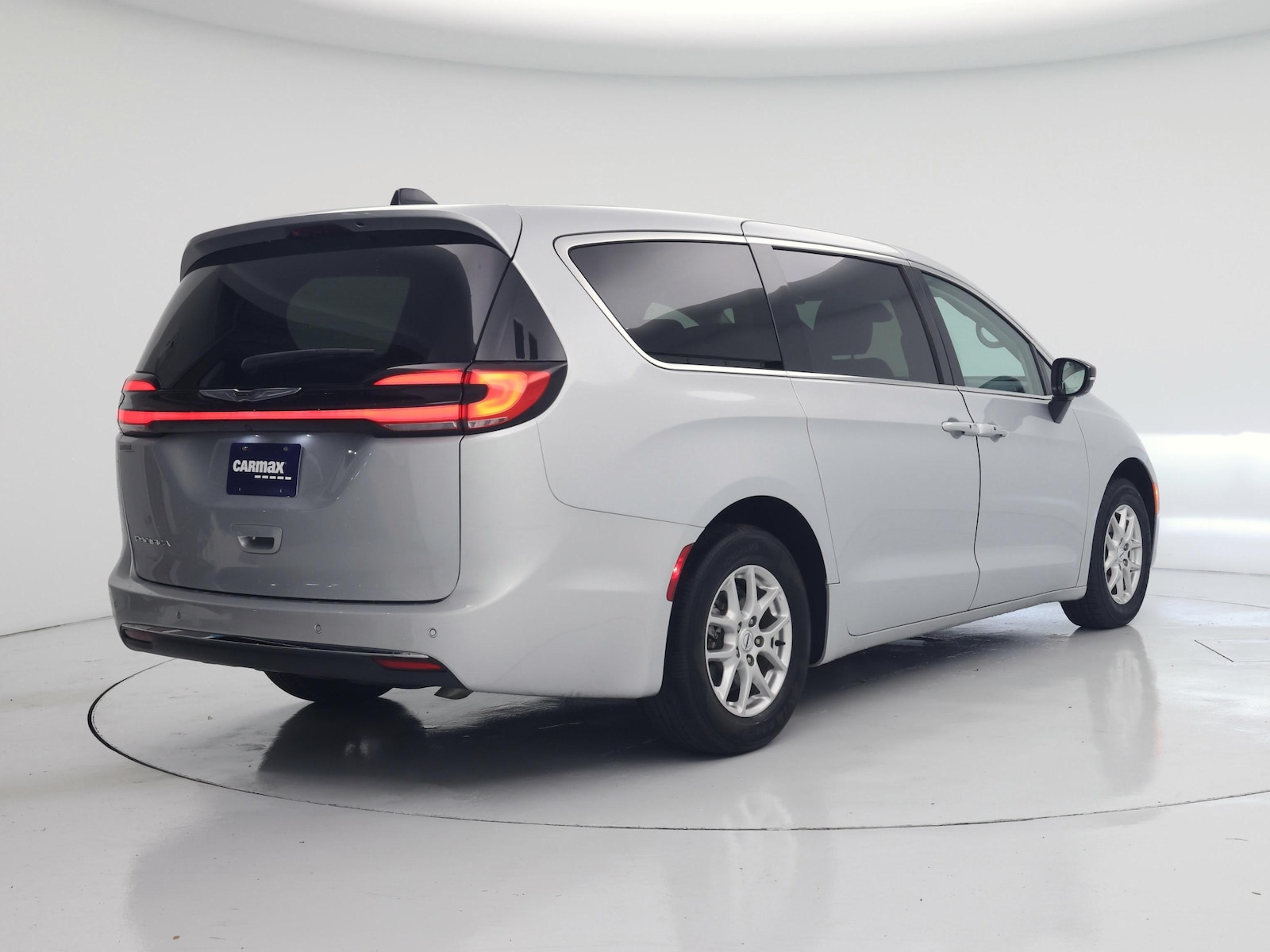 2024 Chrysler Pacifica Touring L - Photo 9