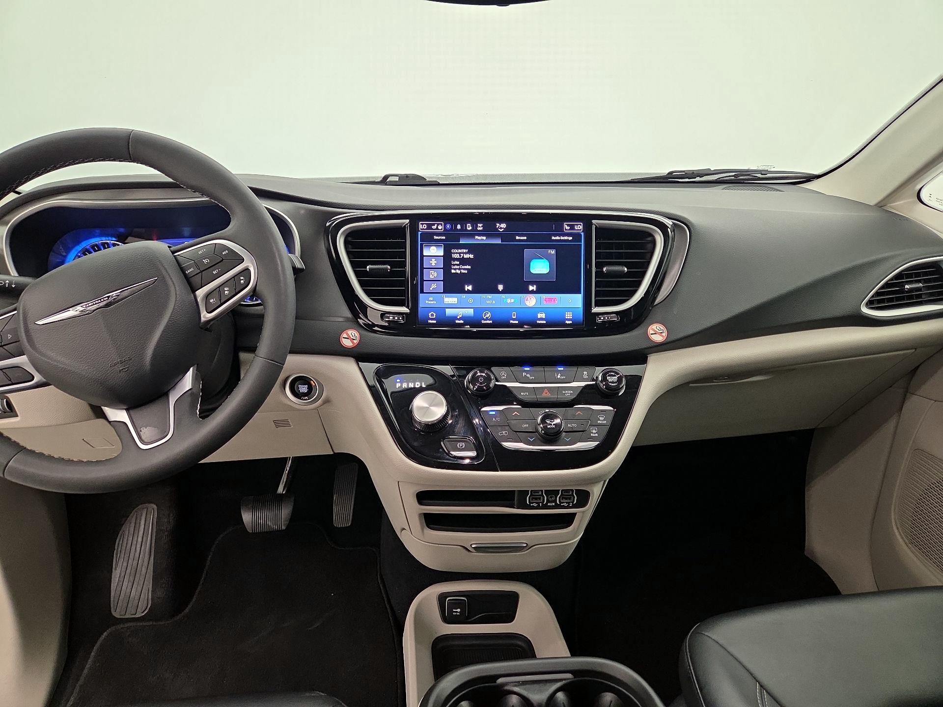 Thumbnail: 2024 Chrysler Pacifica - 9