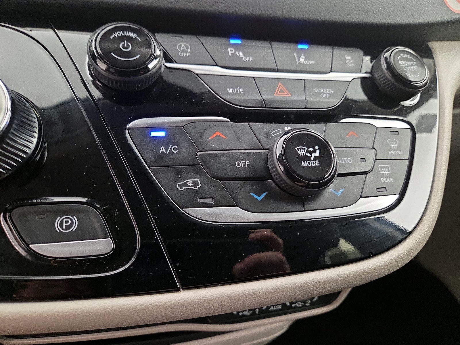 2024 Chrysler Pacifica Touring L - Photo 17