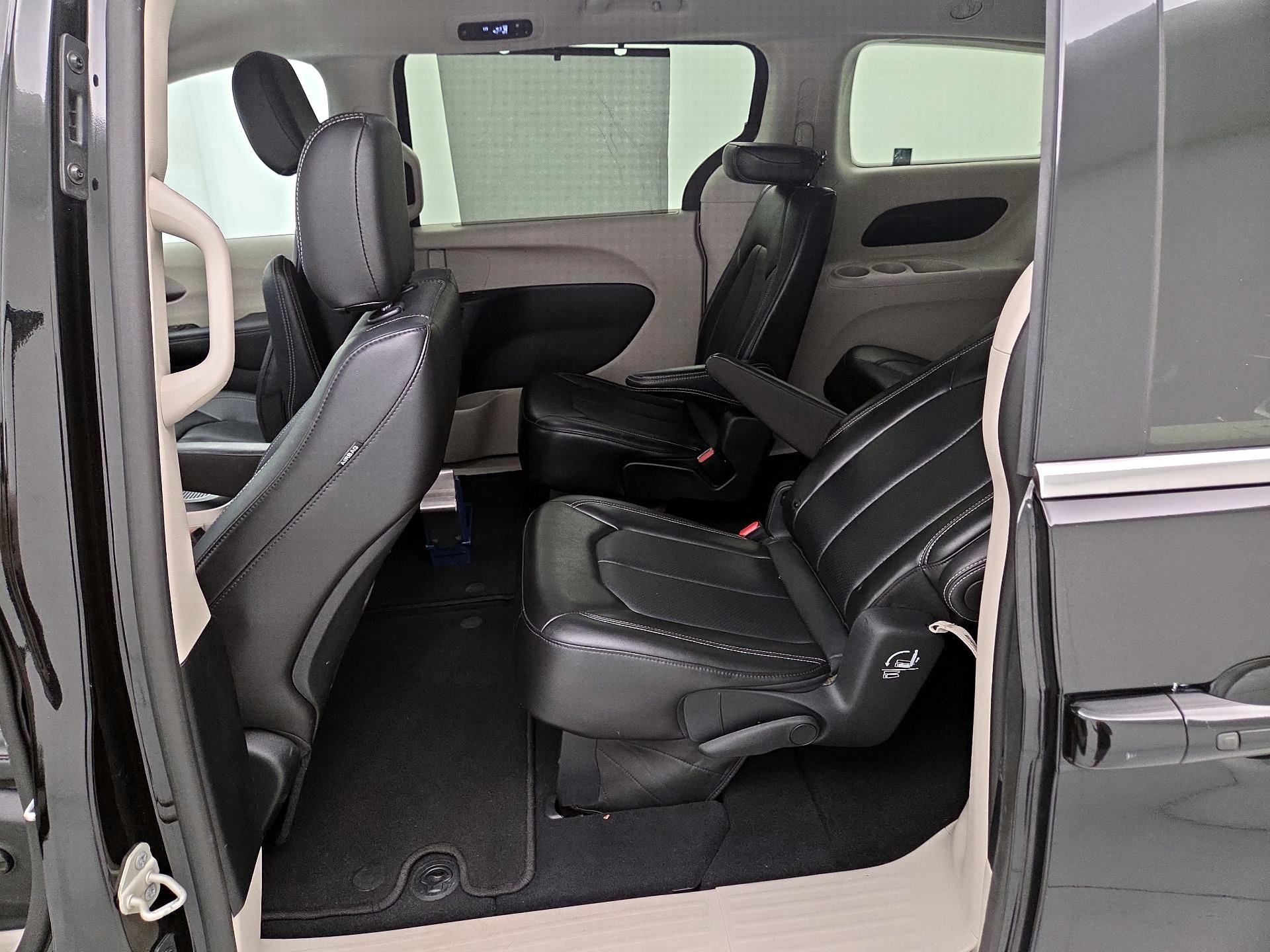 Thumbnail: 2024 Chrysler Pacifica - 19