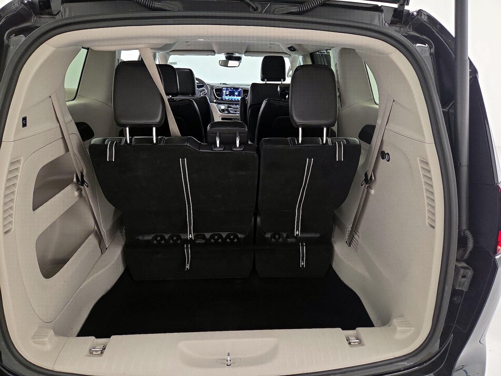2024 Chrysler Pacifica Touring L - Photo 22