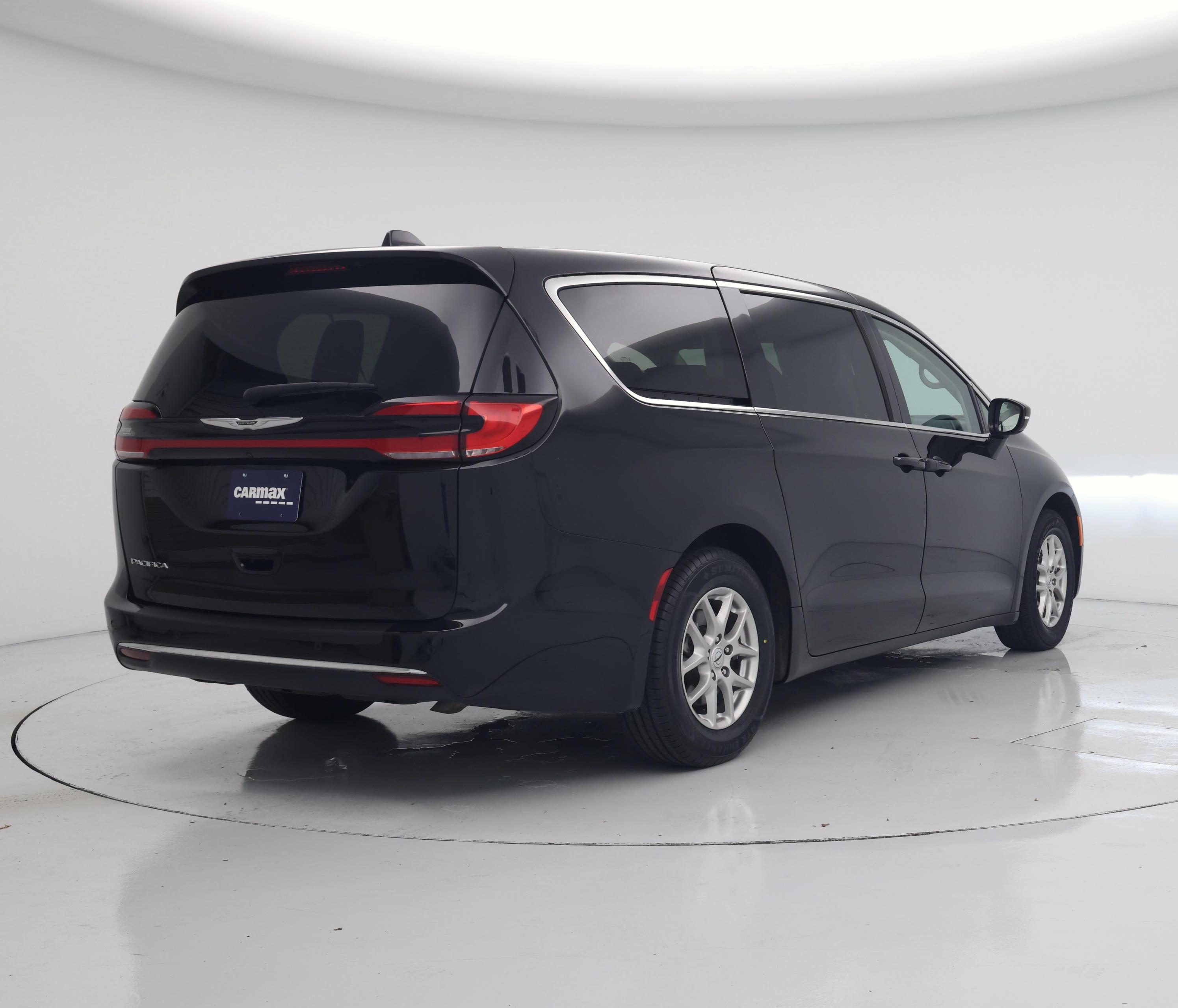 Thumbnail: 2024 Chrysler Pacifica - 8