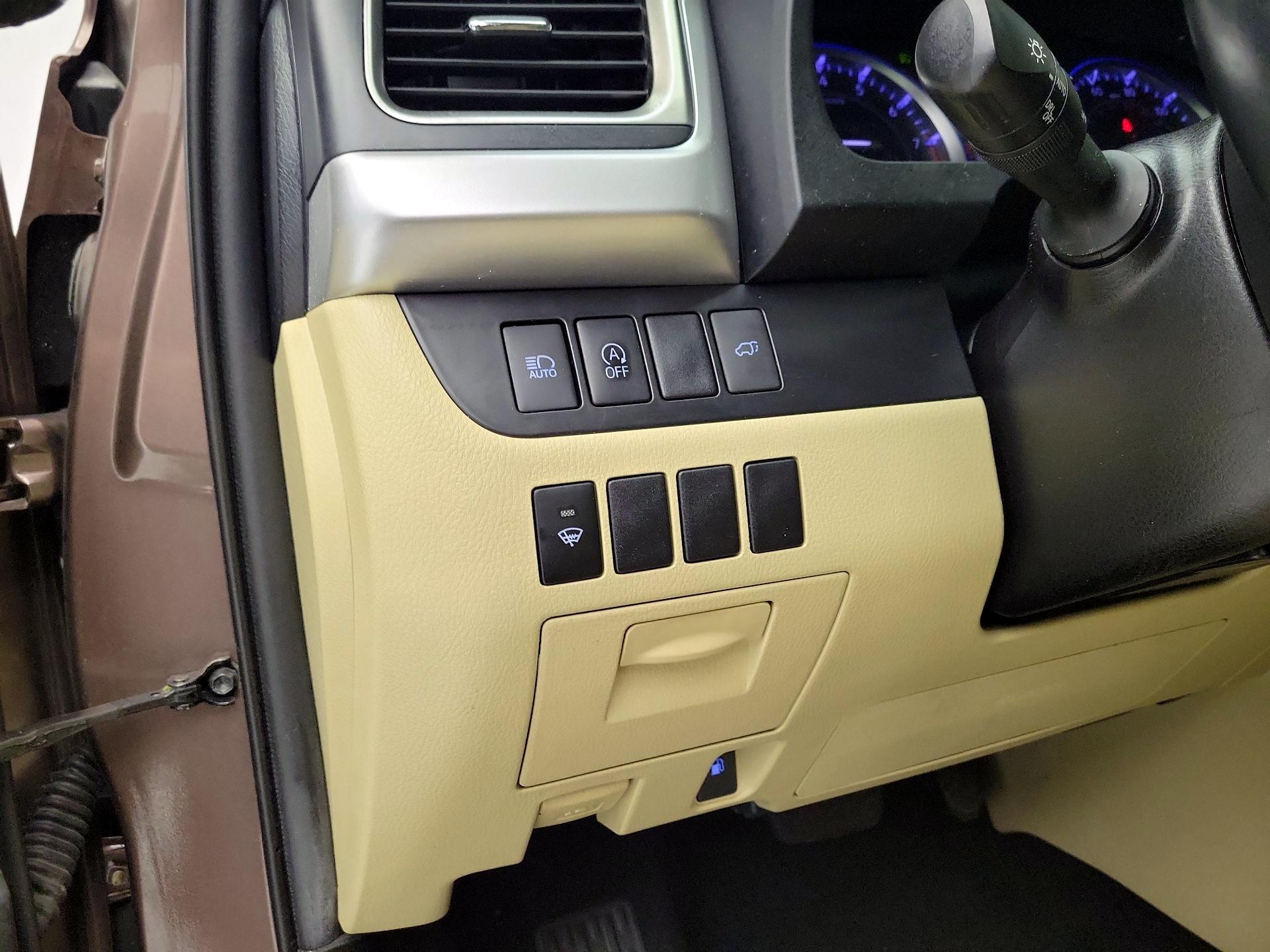 Thumbnail: 2019 Toyota Highlander - 13