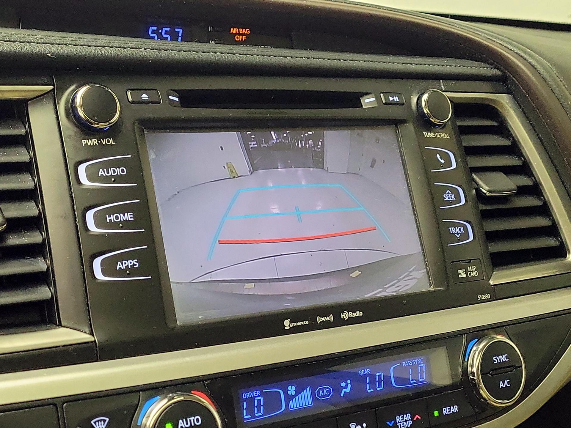 Thumbnail: 2019 Toyota Highlander - 14
