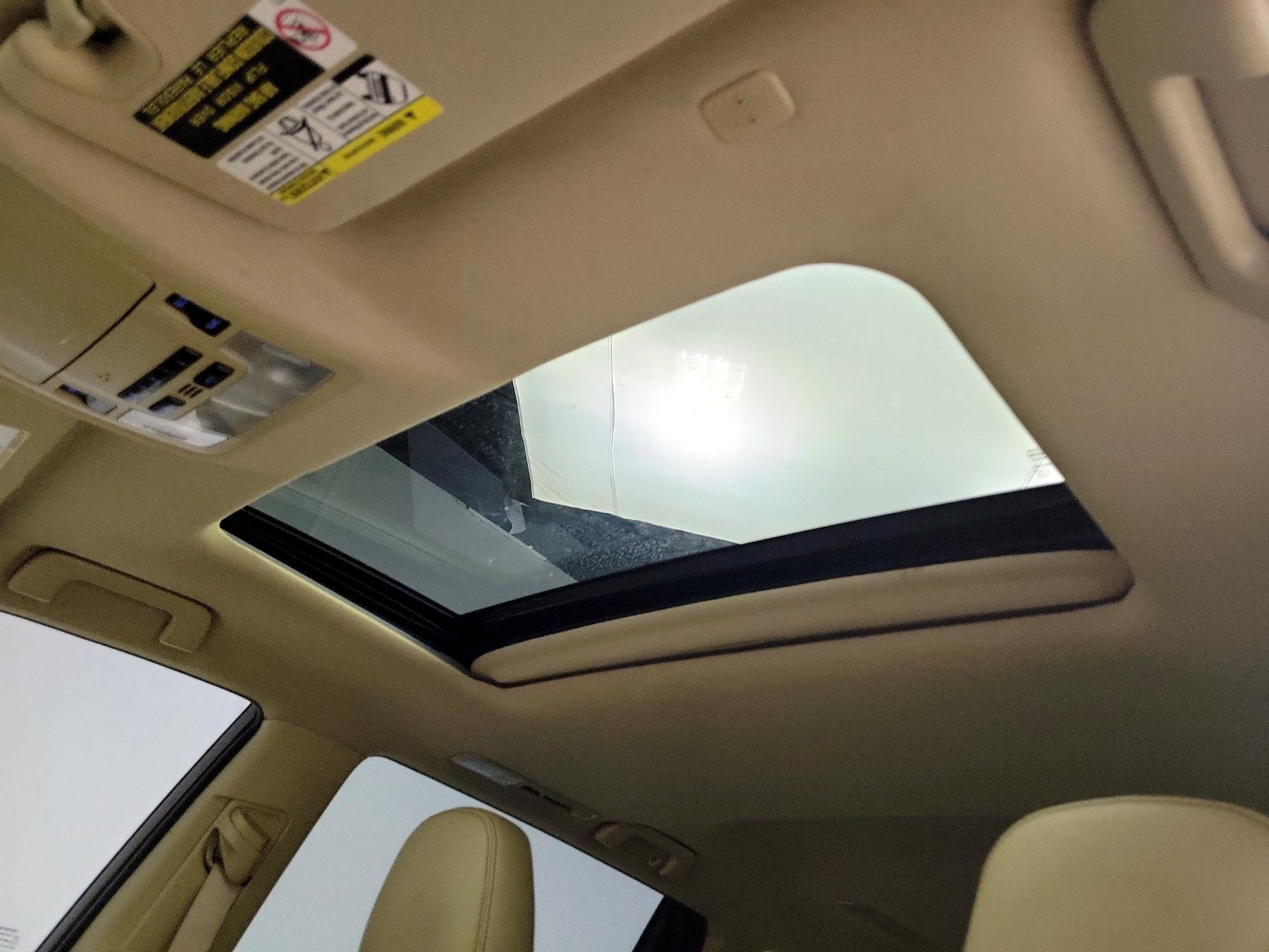 Thumbnail: 2019 Toyota Highlander - 19