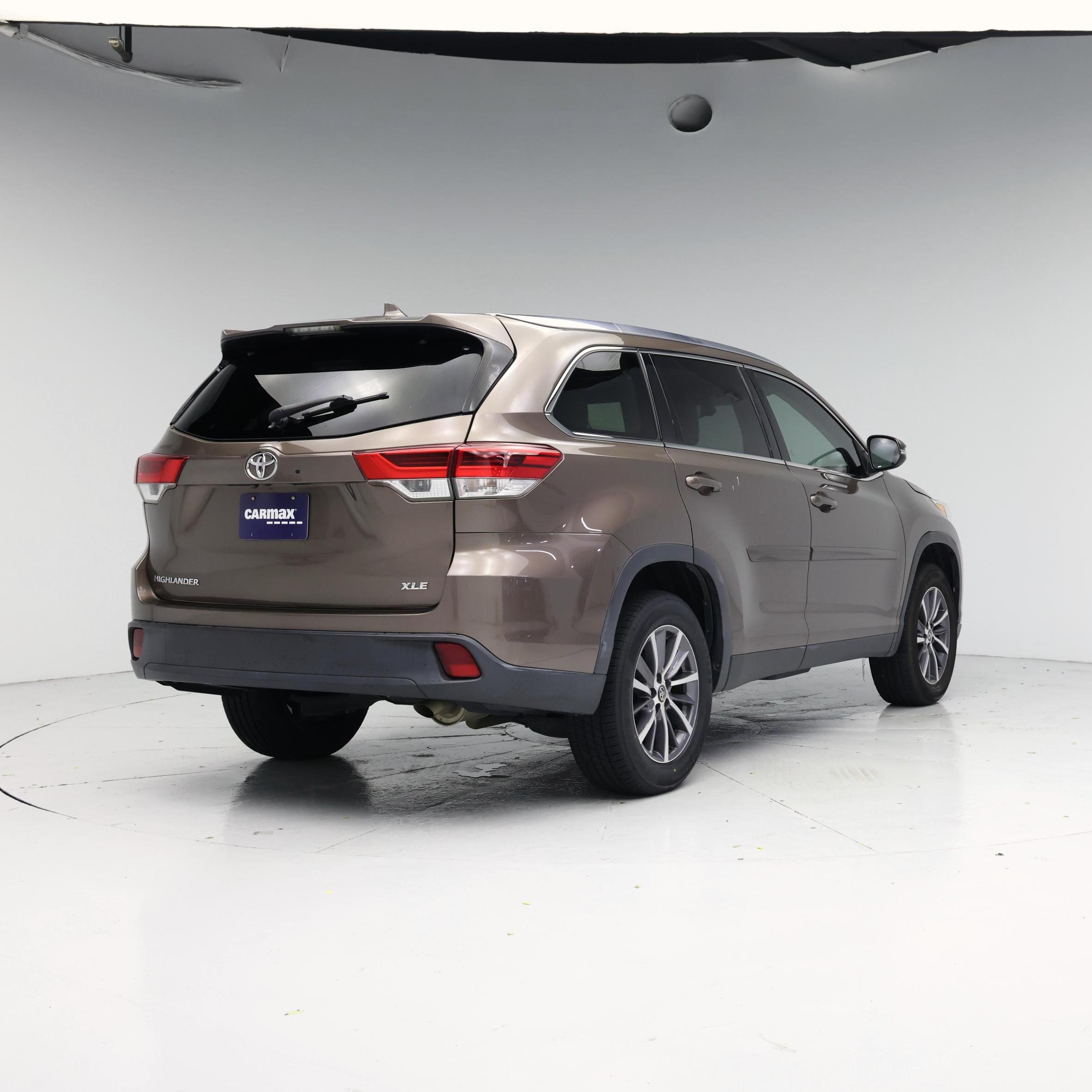 Thumbnail: 2019 Toyota Highlander - 8