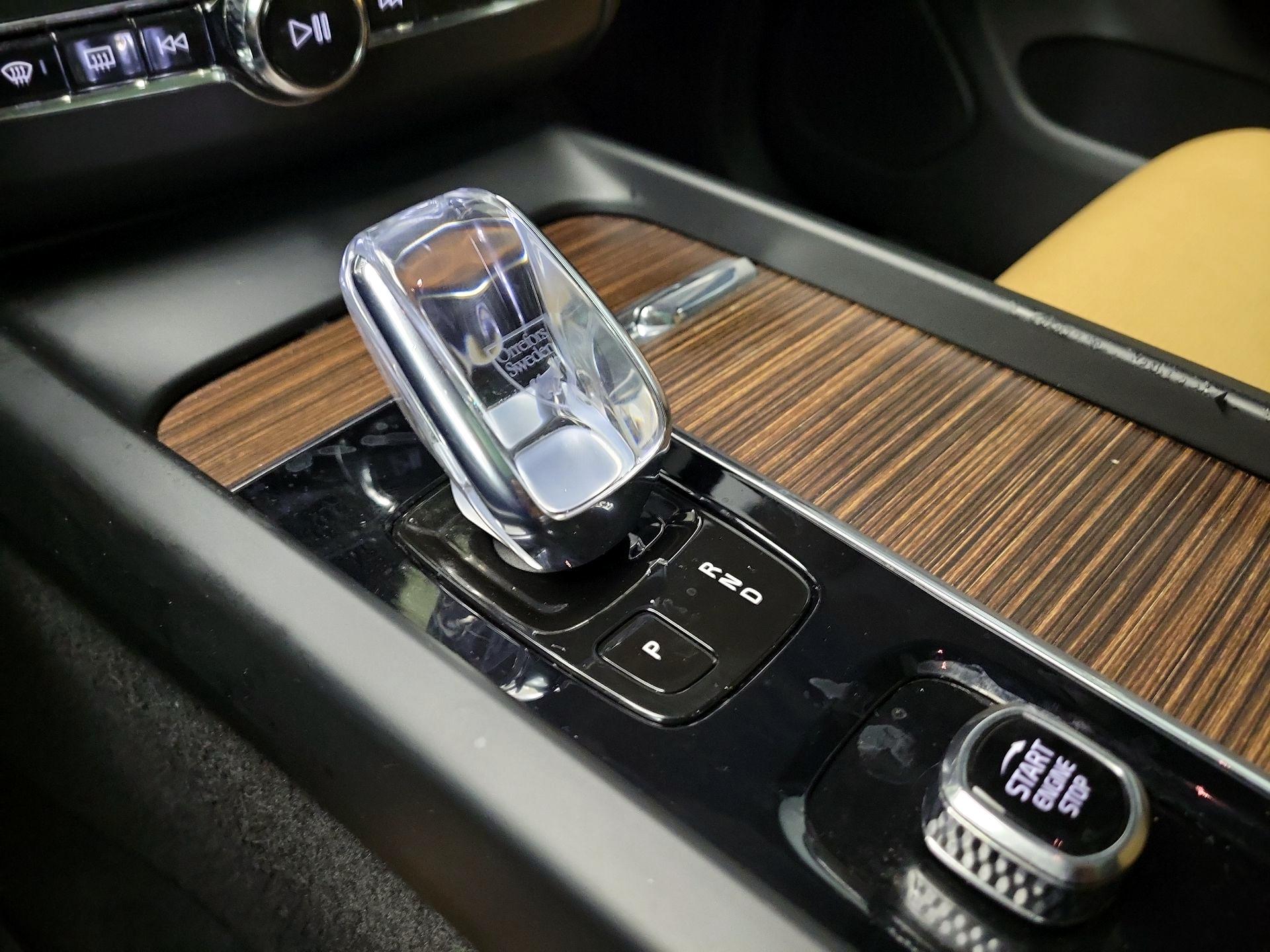 Thumbnail: 2022 Volvo XC60 - 18