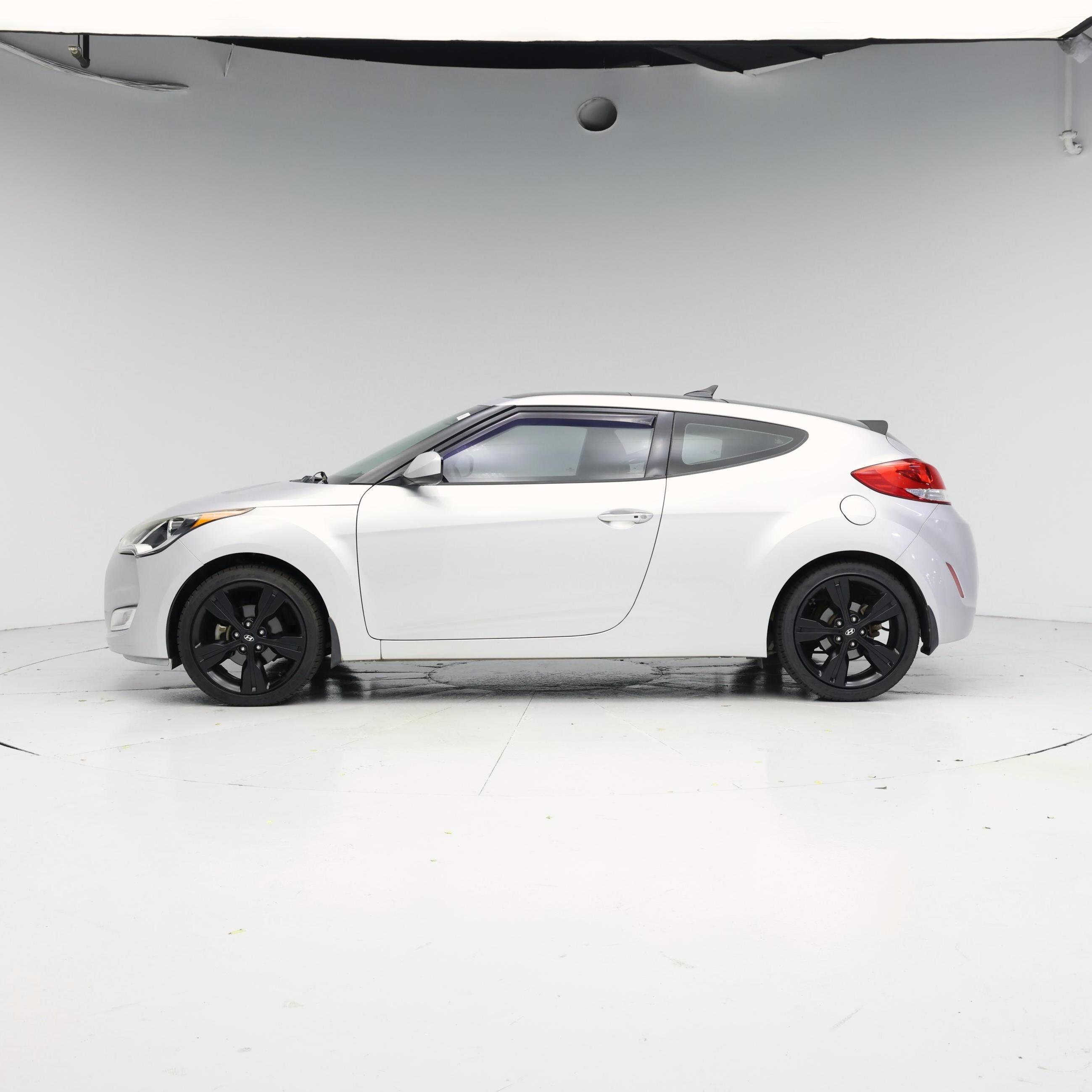 Thumbnail: 2017 Hyundai Veloster - 3