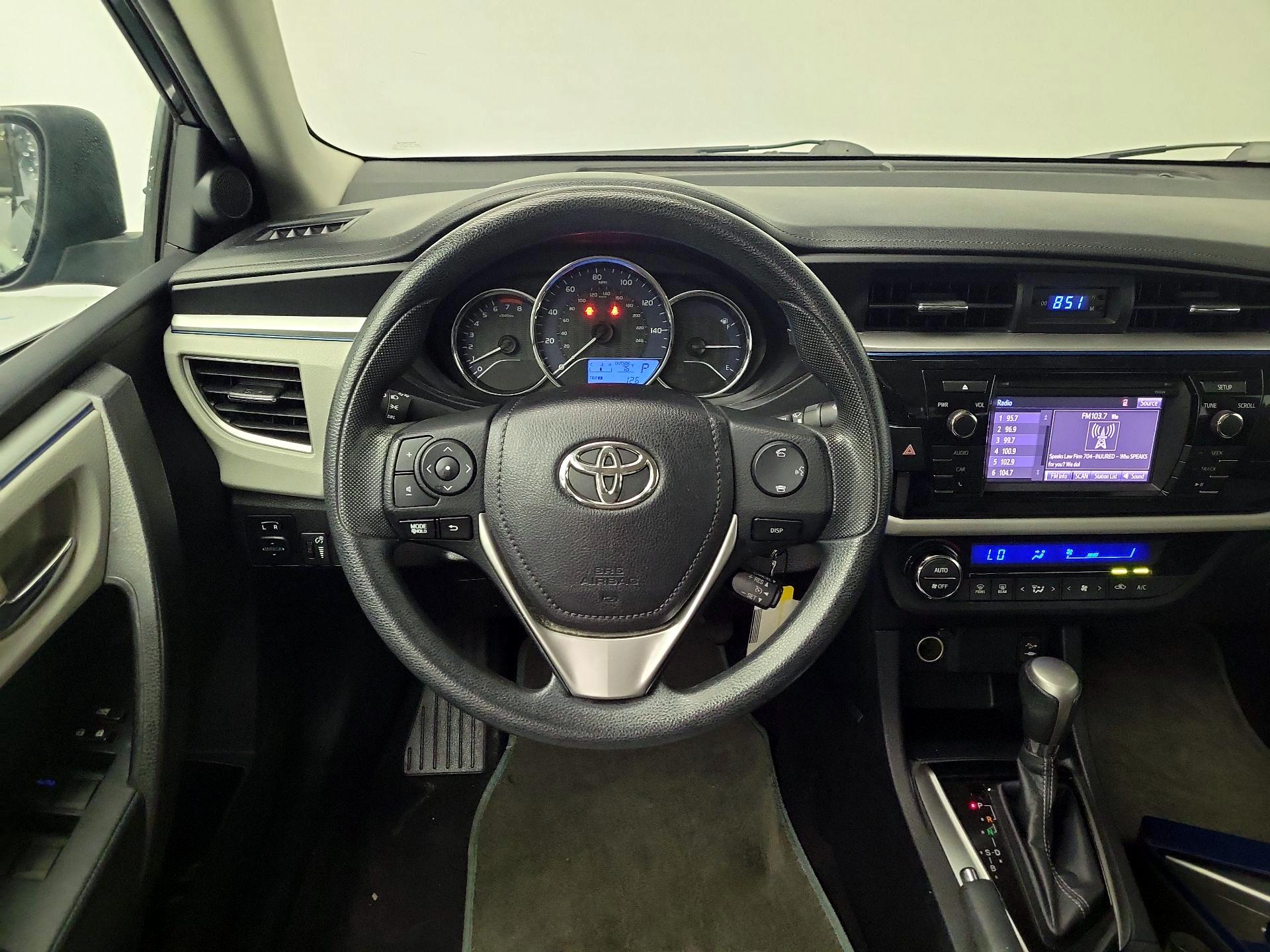Thumbnail: 2015 Toyota Corolla - 10
