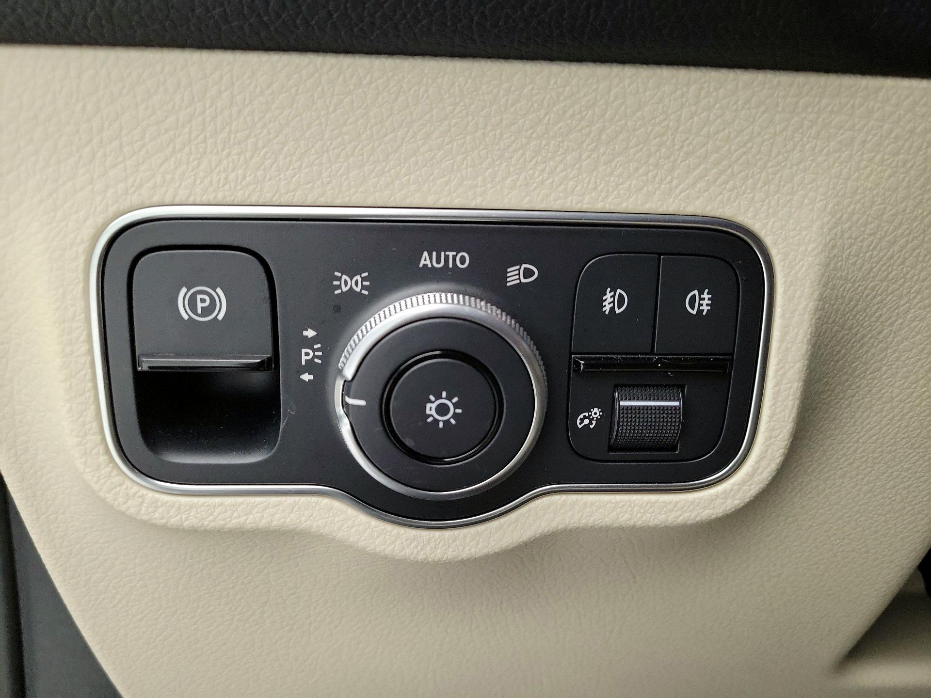 Thumbnail: 2024 Mercedes-Benz GLB - 13