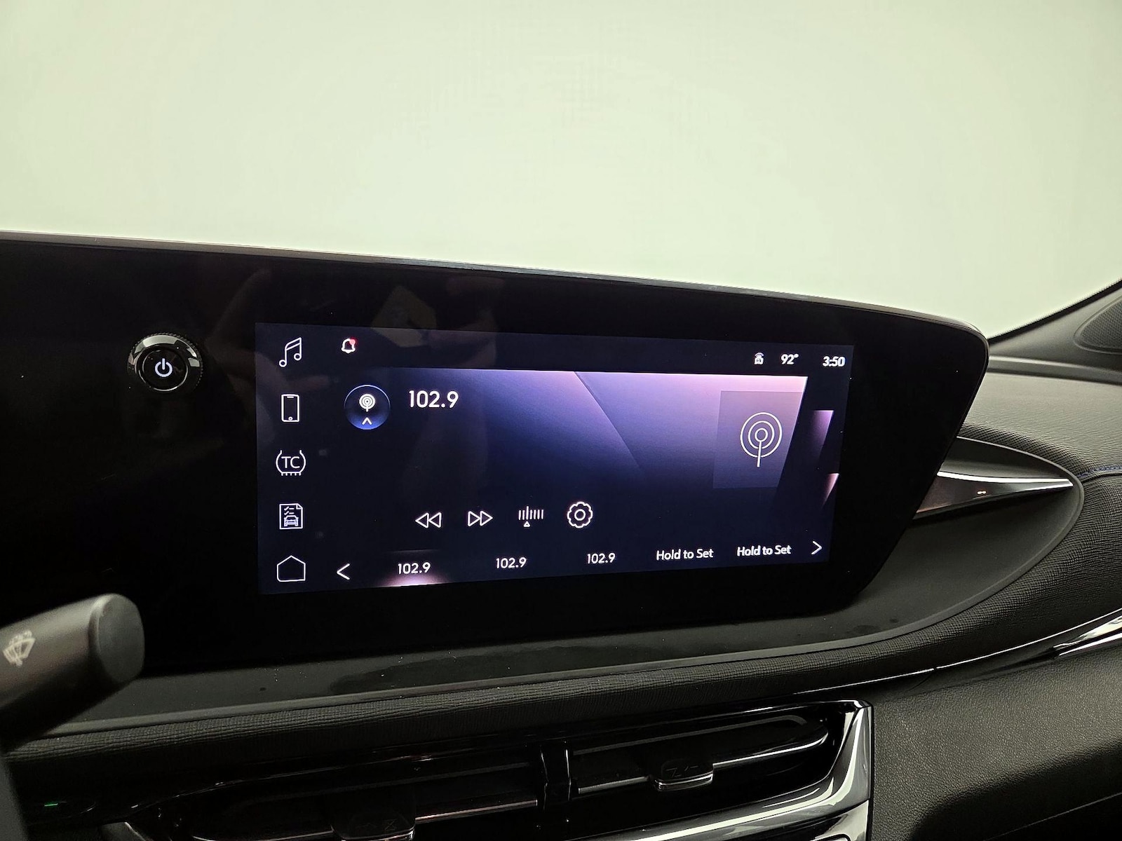 2025 Buick Envista Sport Touring - Photo 16