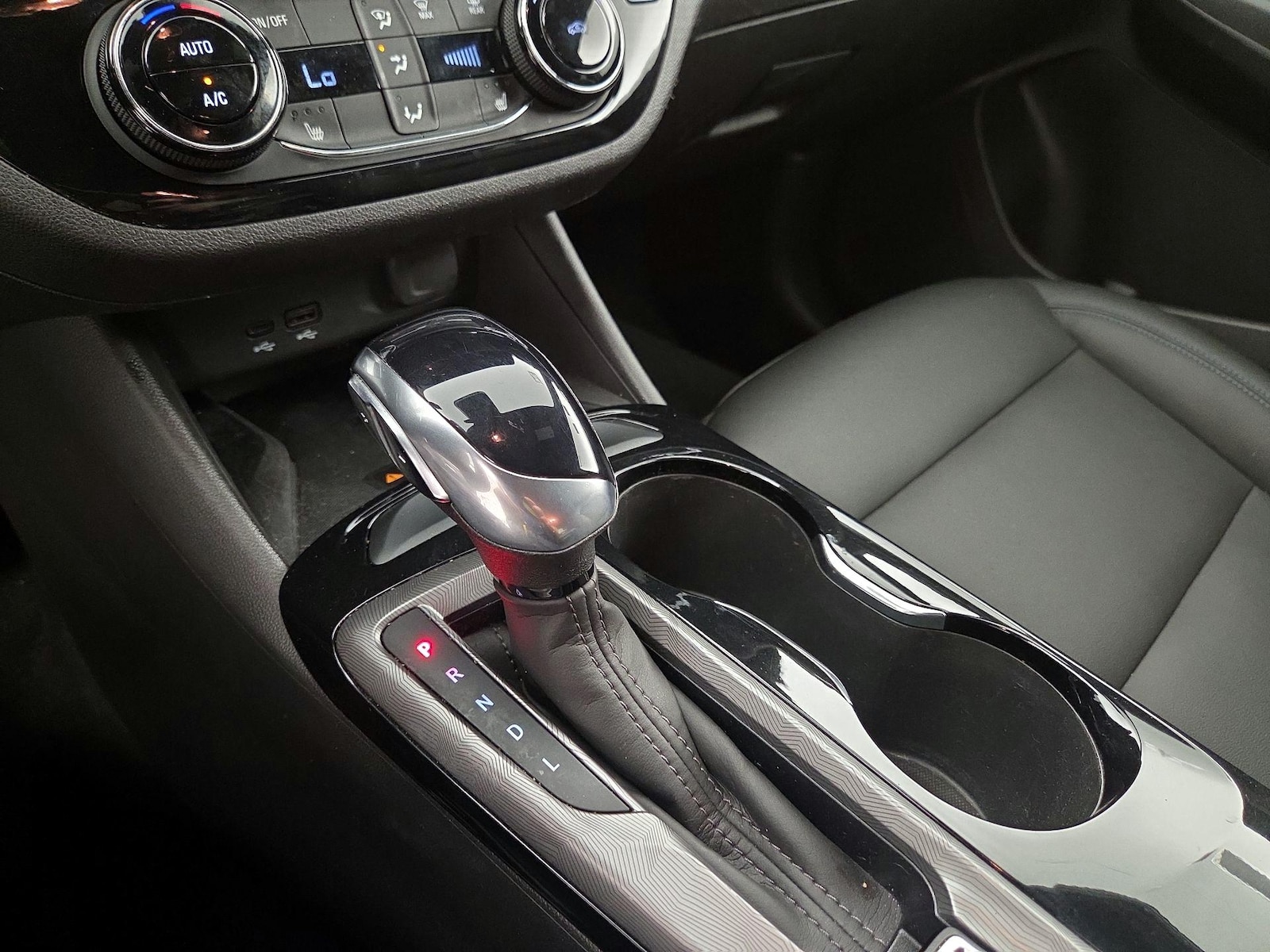 2025 Buick Envista Sport Touring - Photo 18