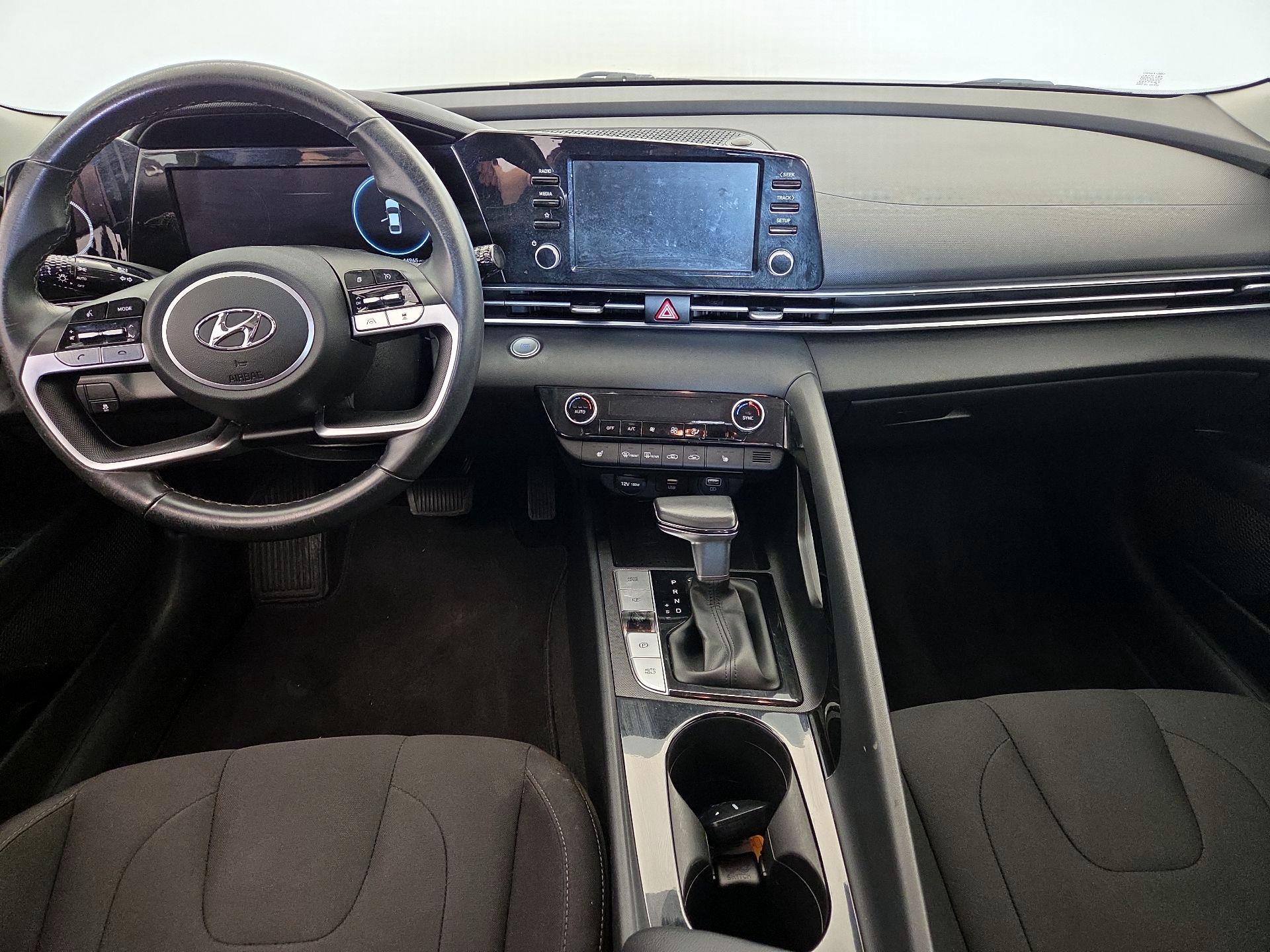 Thumbnail: 2022 Hyundai Elantra - 9