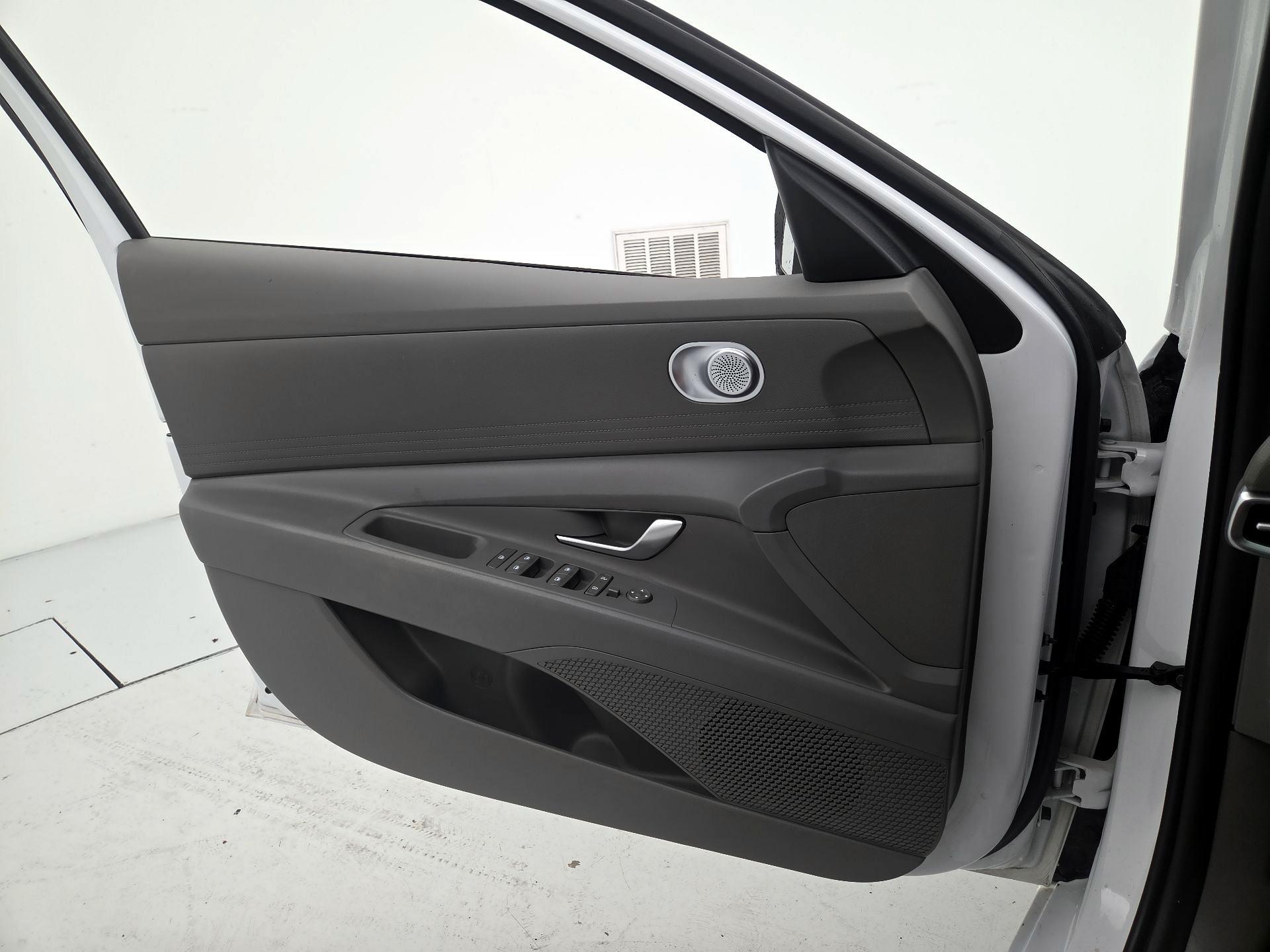 Thumbnail: 2024 Hyundai Elantra - 12