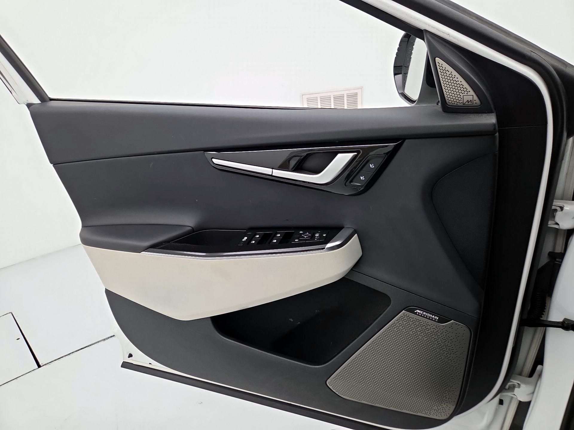 Thumbnail: 2024 Kia EV6 - 12