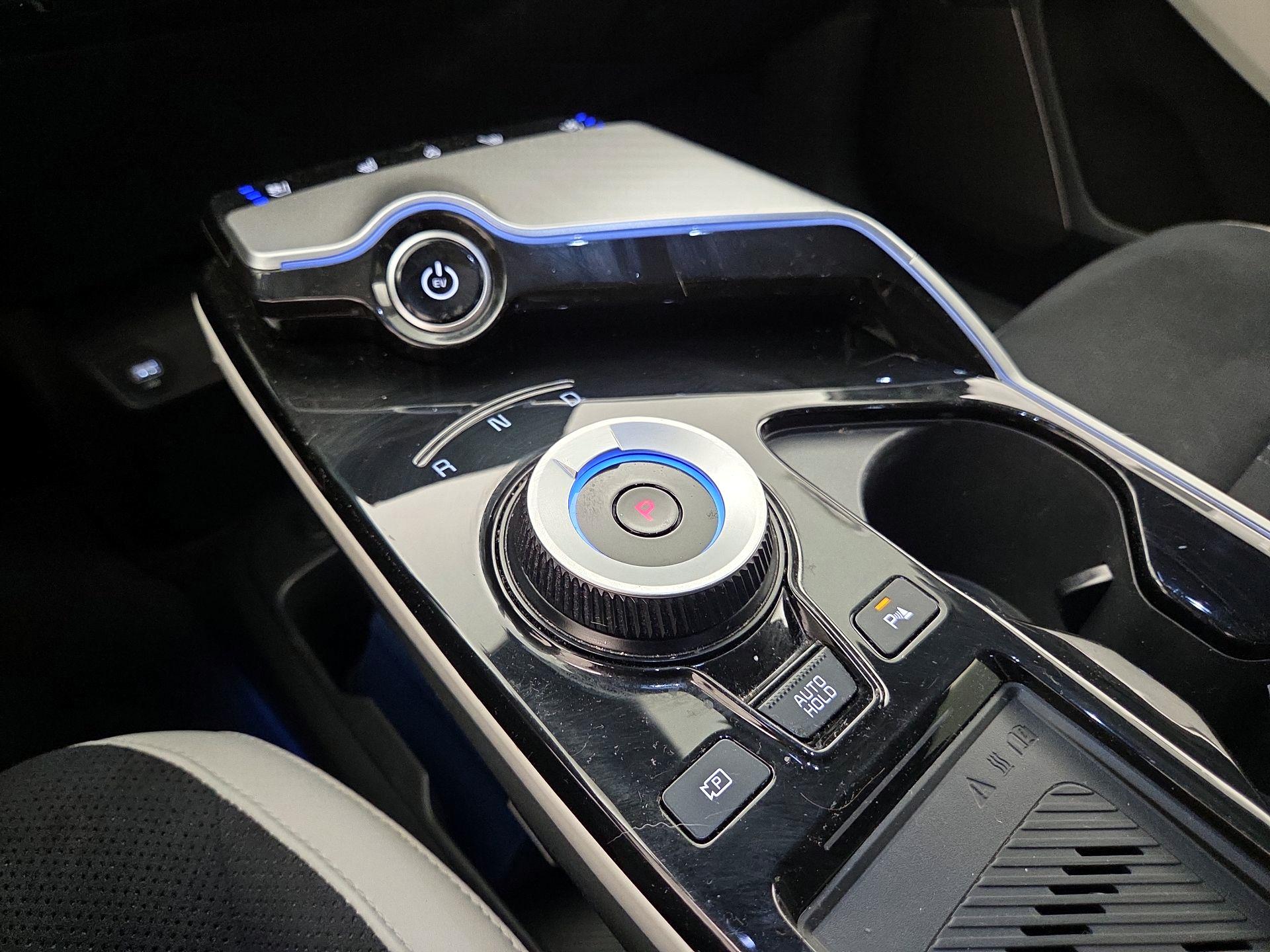 Thumbnail: 2024 Kia EV6 - 17