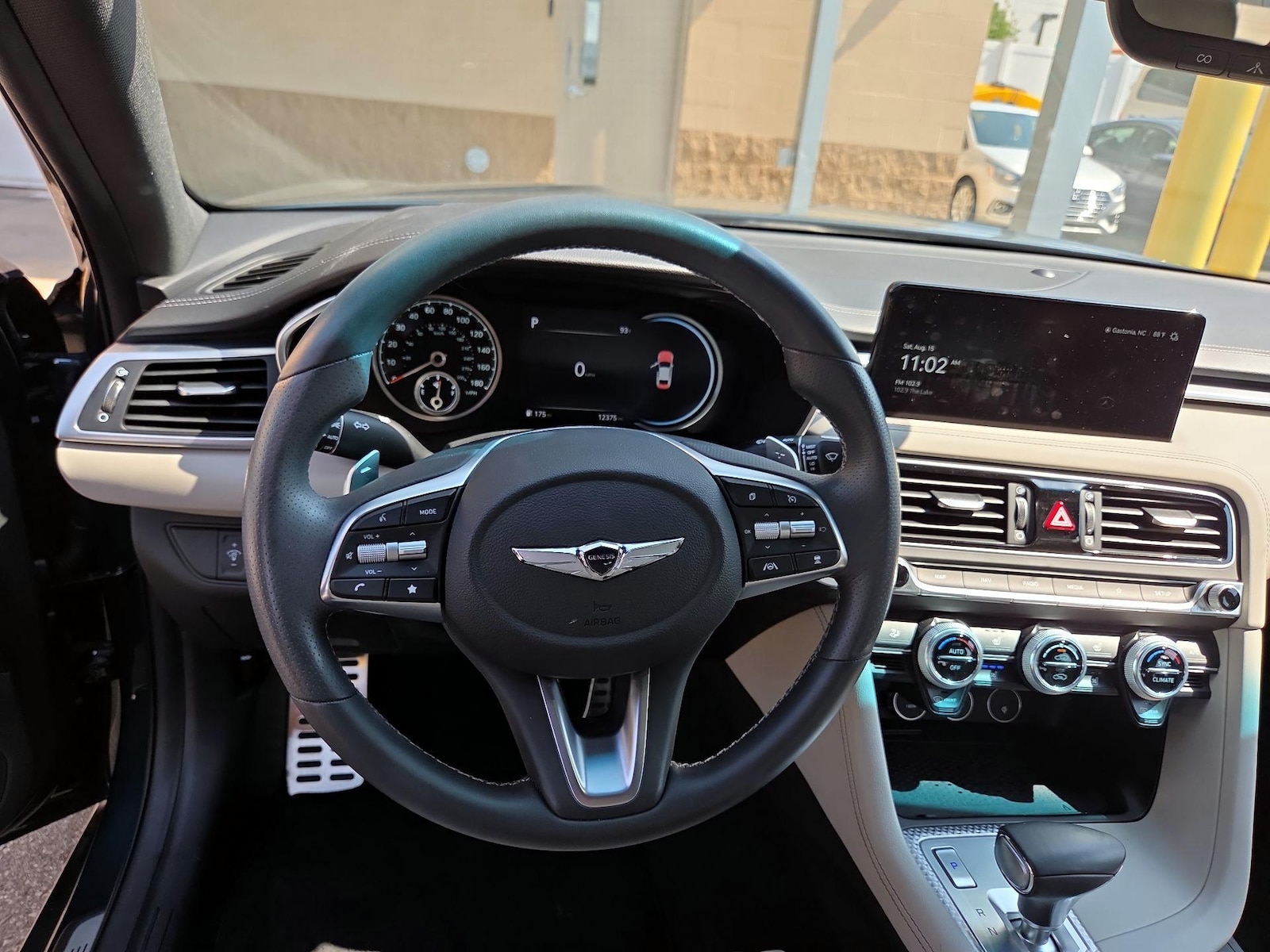 2023 GENESIS G70 Standard - Photo 11