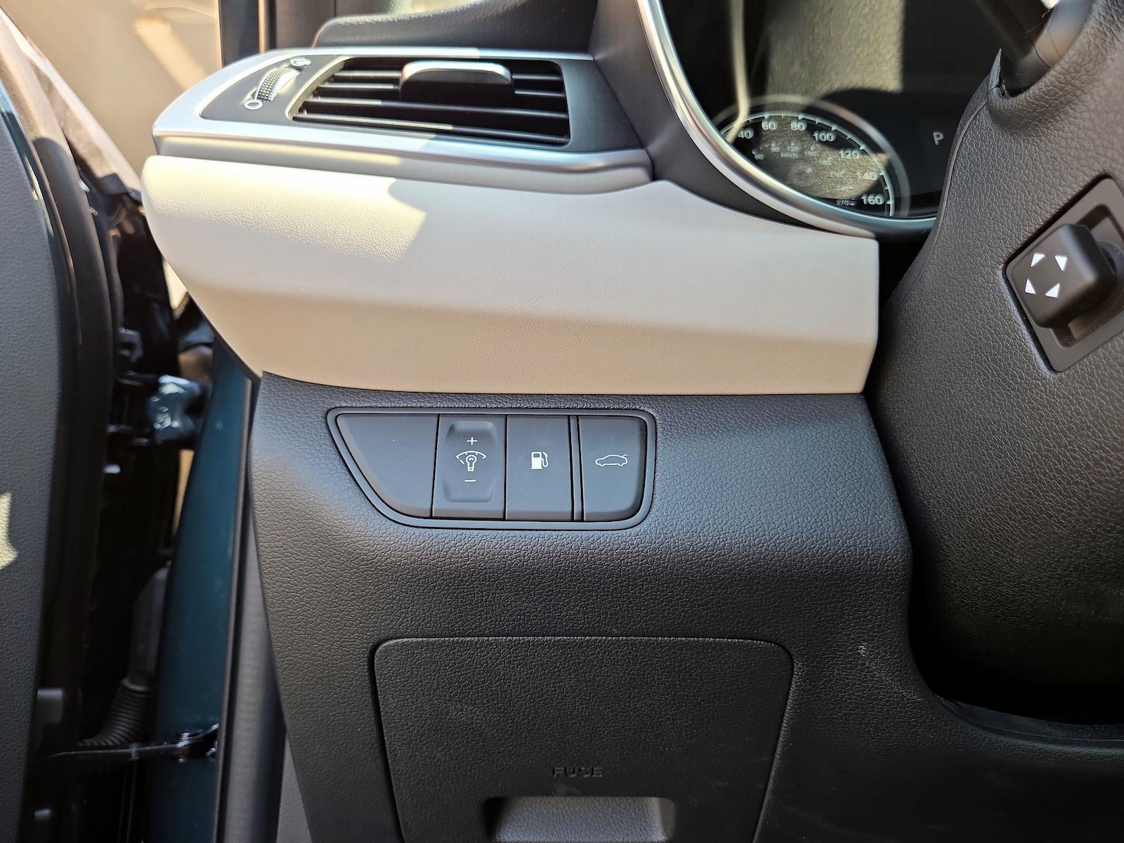 2023 GENESIS G70 Standard - Photo 14