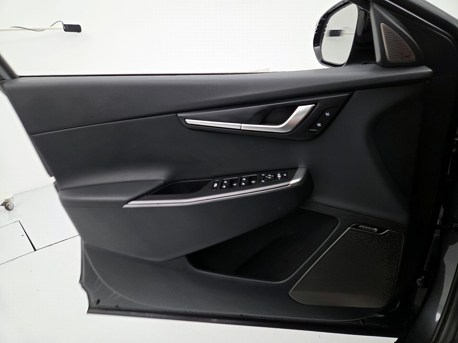 2024 Kia EV6 Wind - Photo 13