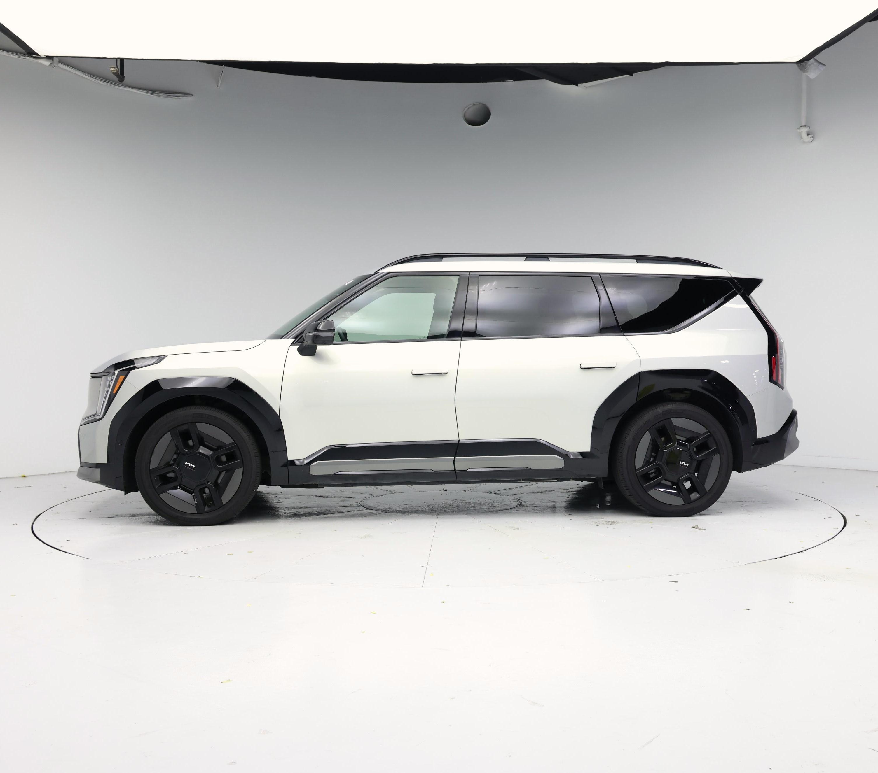 Thumbnail: 2024 Kia EV9 - 3