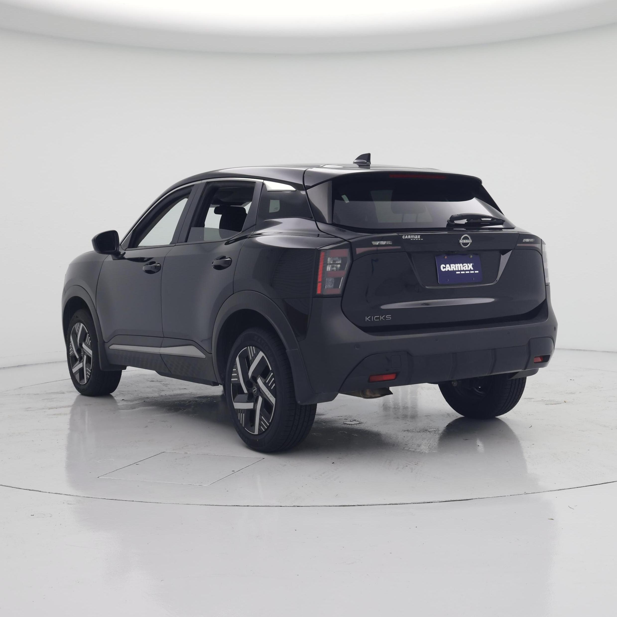 Thumbnail: 2025 Nissan Kicks - 2