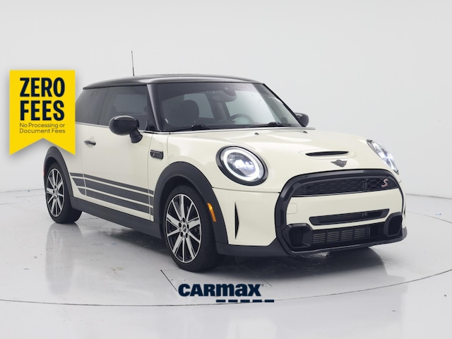 White 2022 MINI Cooper Hatchback Front-Wheel Drive Automatic
