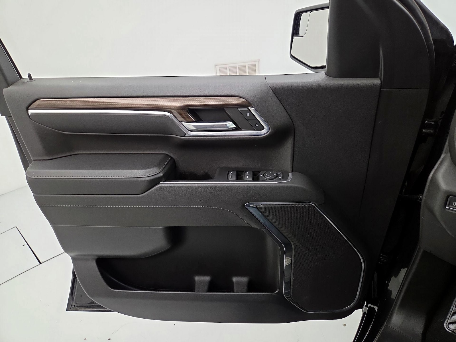 2023 Chevrolet Silverado 1500 LT - Photo 13