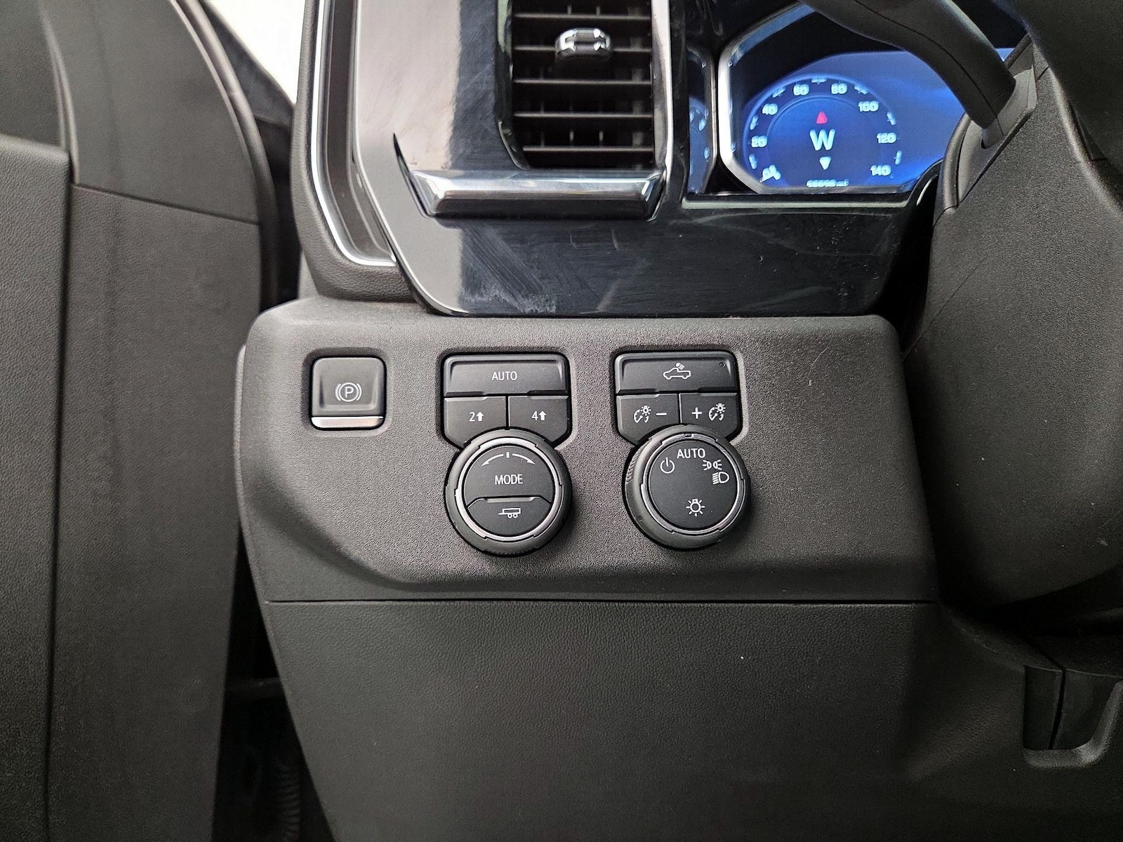 2023 Chevrolet Silverado 1500 LT - Photo 14