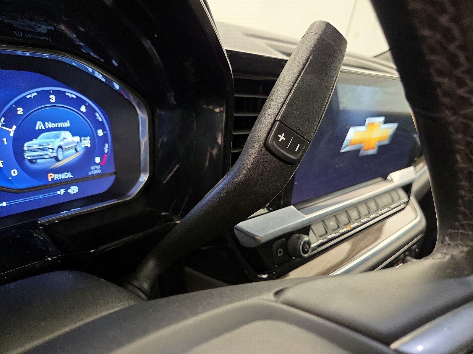 2023 Chevrolet Silverado 1500 LT - Photo 18