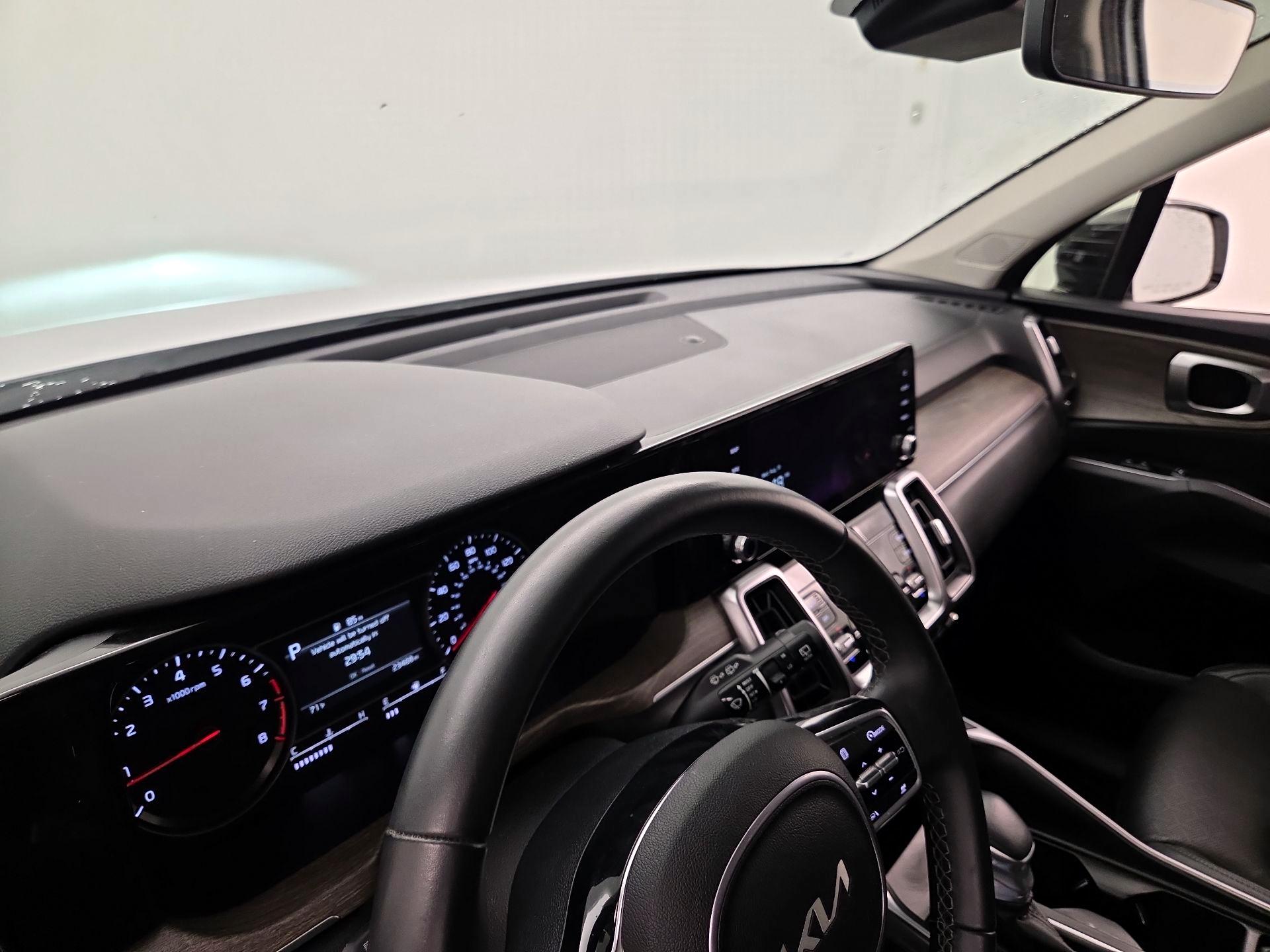 Thumbnail: 2023 Kia Sorento - 9
