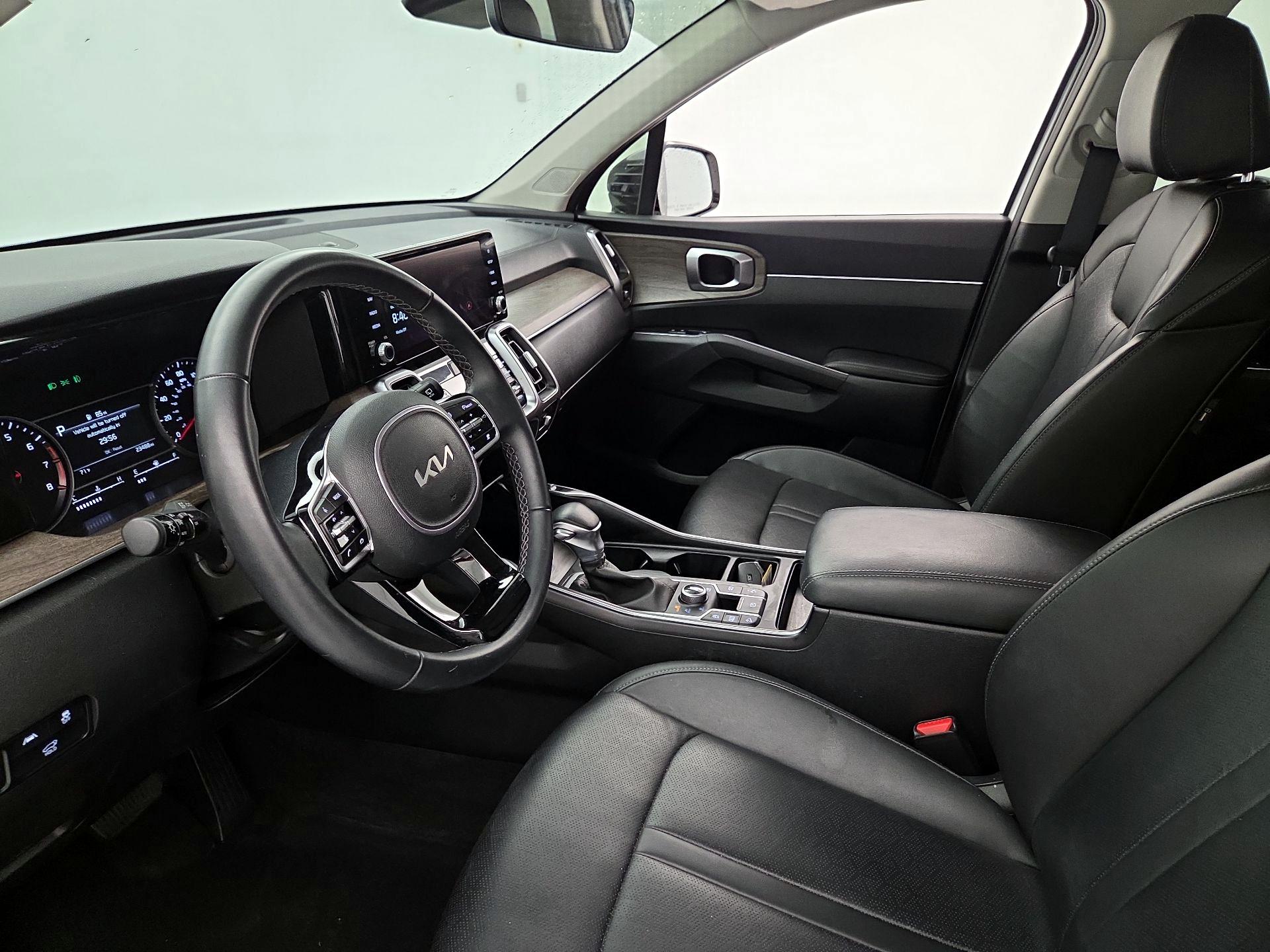 Thumbnail: 2023 Kia Sorento - 11