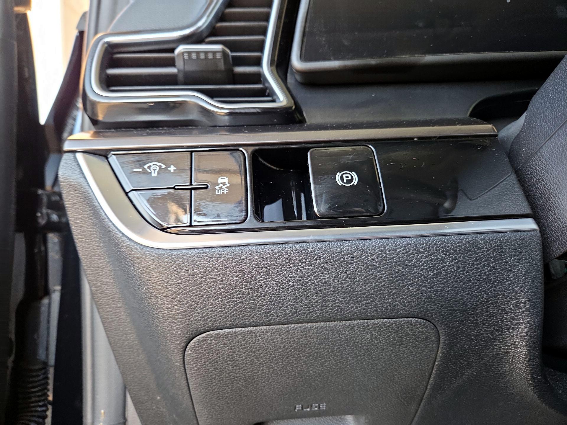 Thumbnail: 2025 Kia Sportage - 13