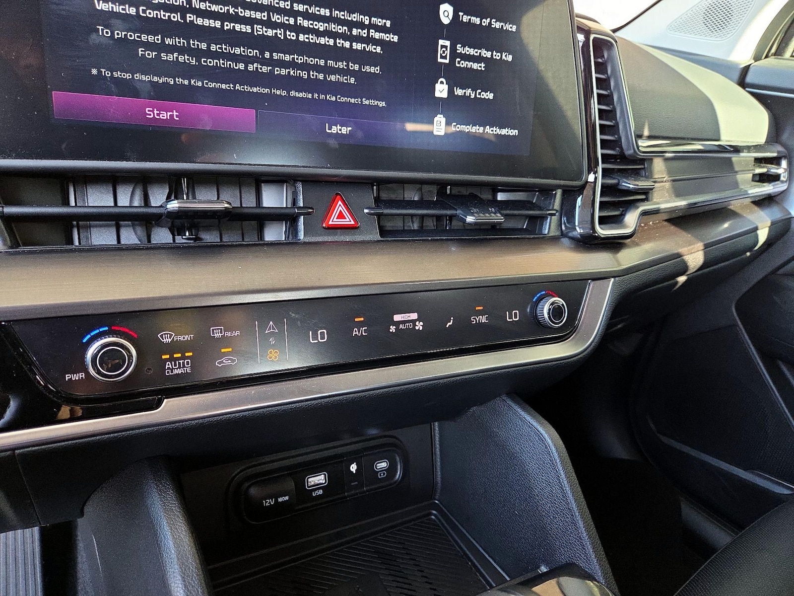 2025 Kia Sportage EX - Photo 17