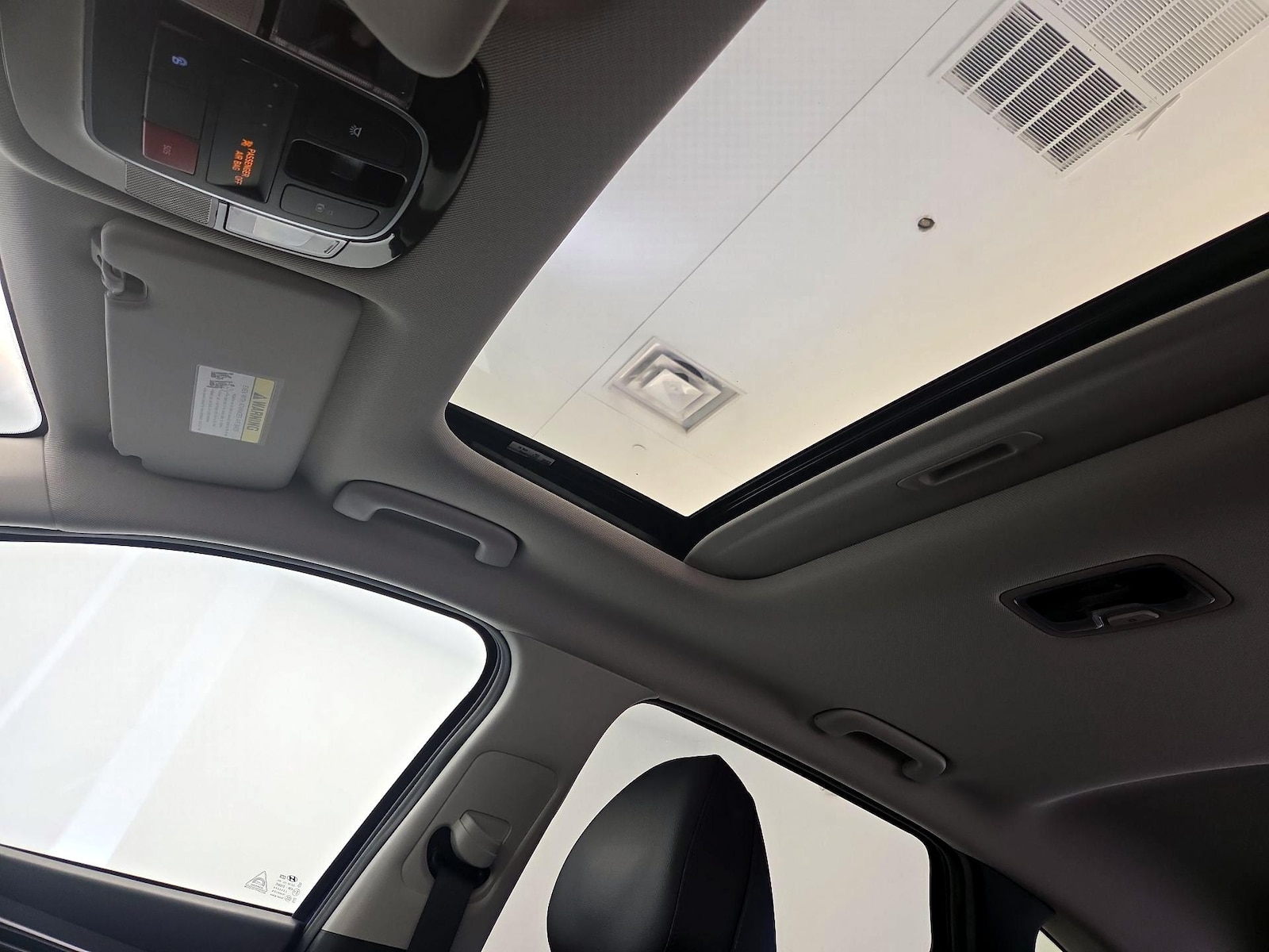 Sunroof(s) & Overhead Airbags