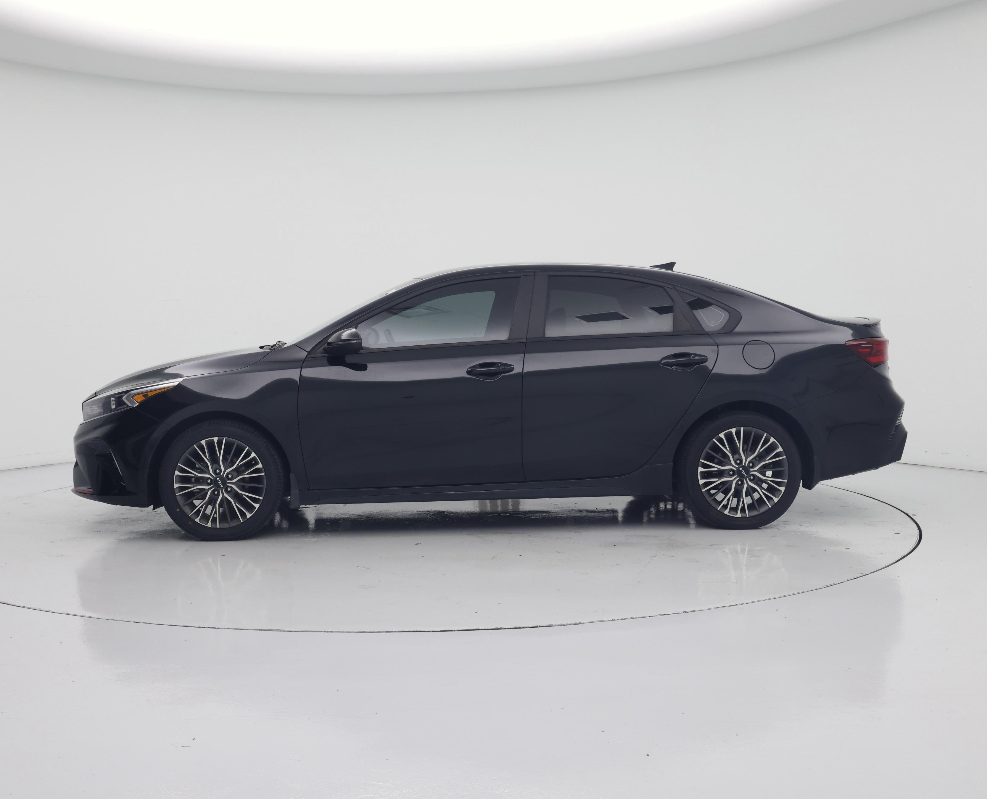 Thumbnail: 2024 Kia Forte - 3