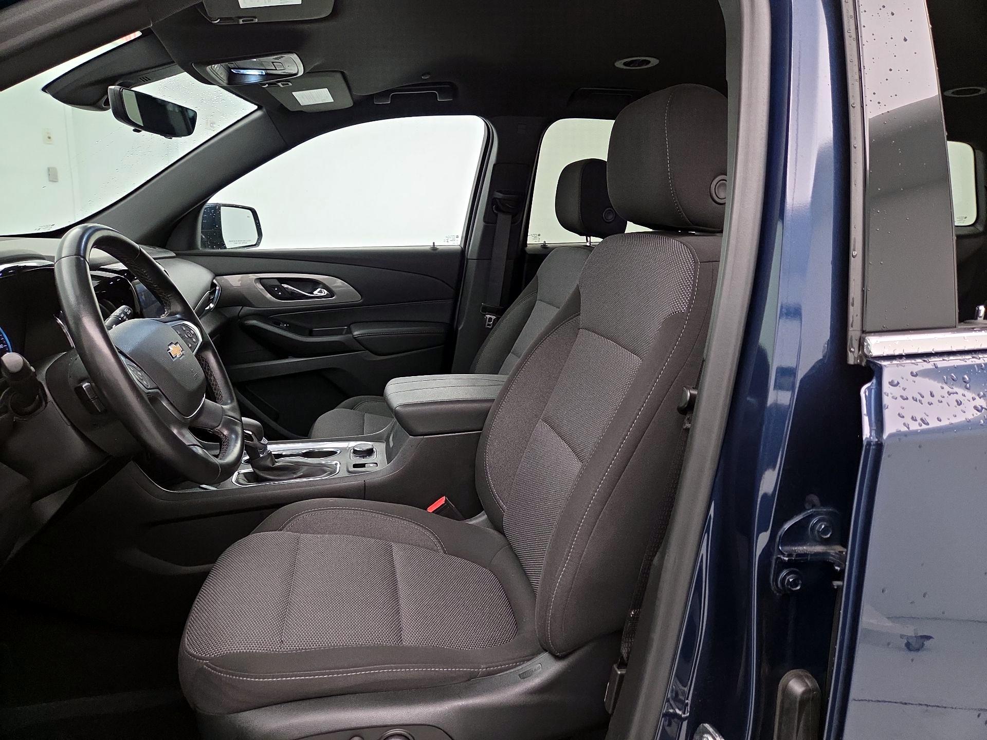 Thumbnail: 2023 Chevrolet Traverse - 11