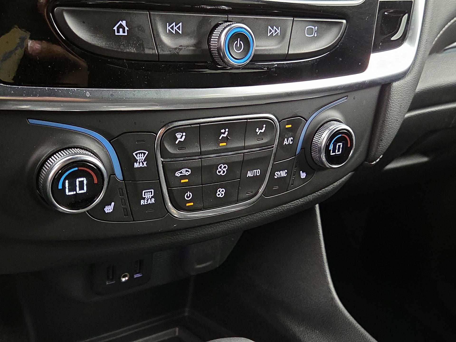 Thumbnail: 2023 Chevrolet Traverse - 16