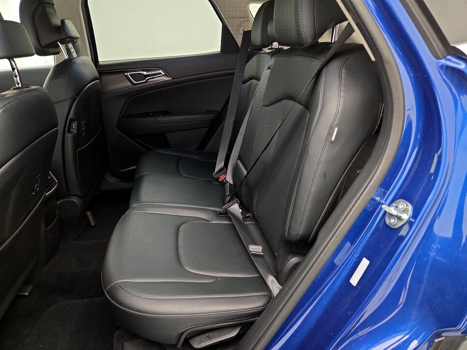 2025 Kia Sportage EX - Photo 22