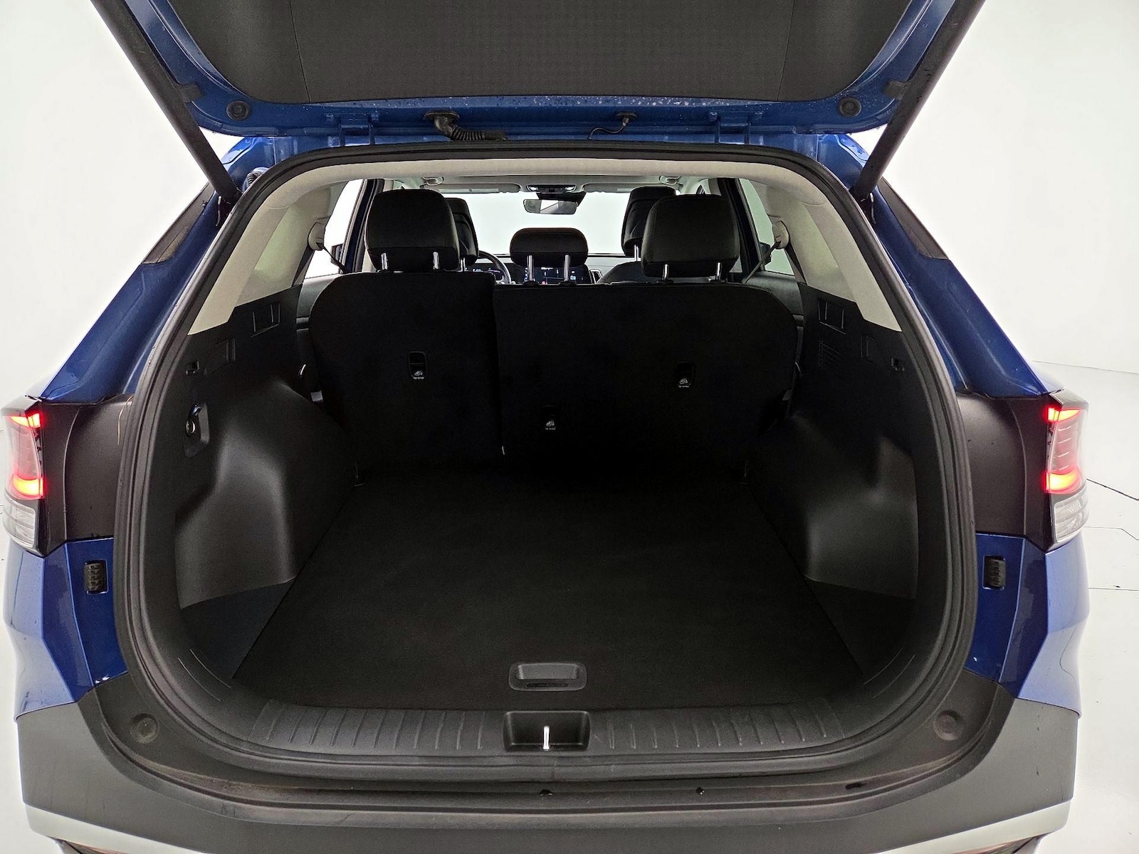 2025 Kia Sportage EX - Photo 23