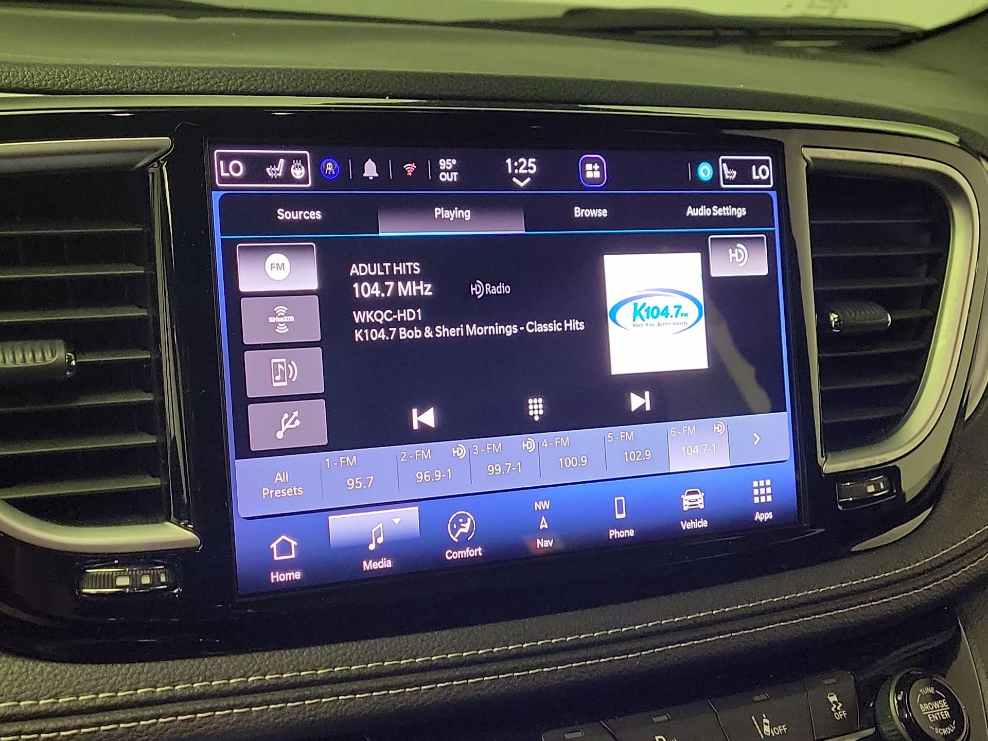 Thumbnail: 2025 Chrysler Pacifica - 16
