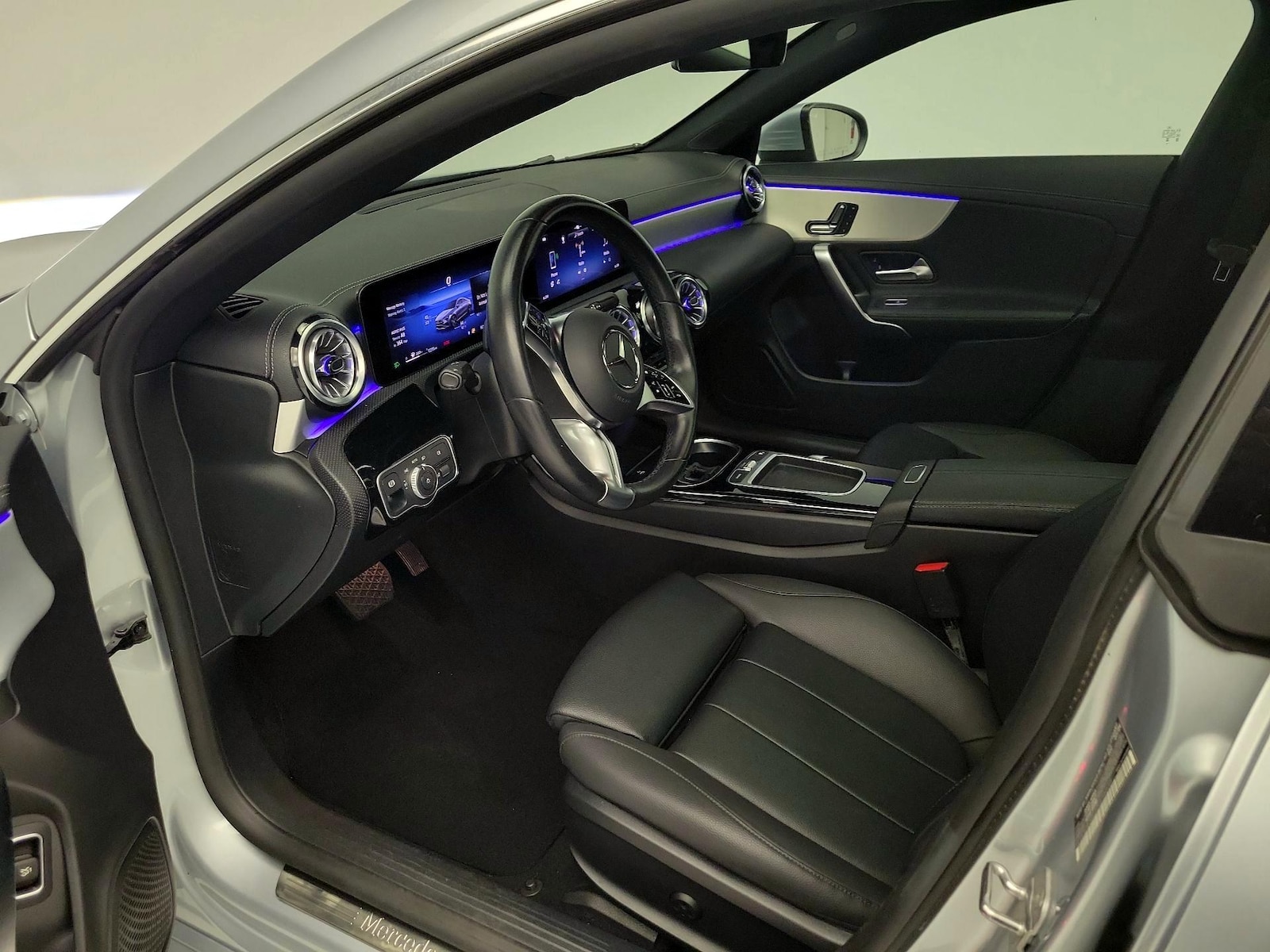 Power Seat(s) & Side Airbags