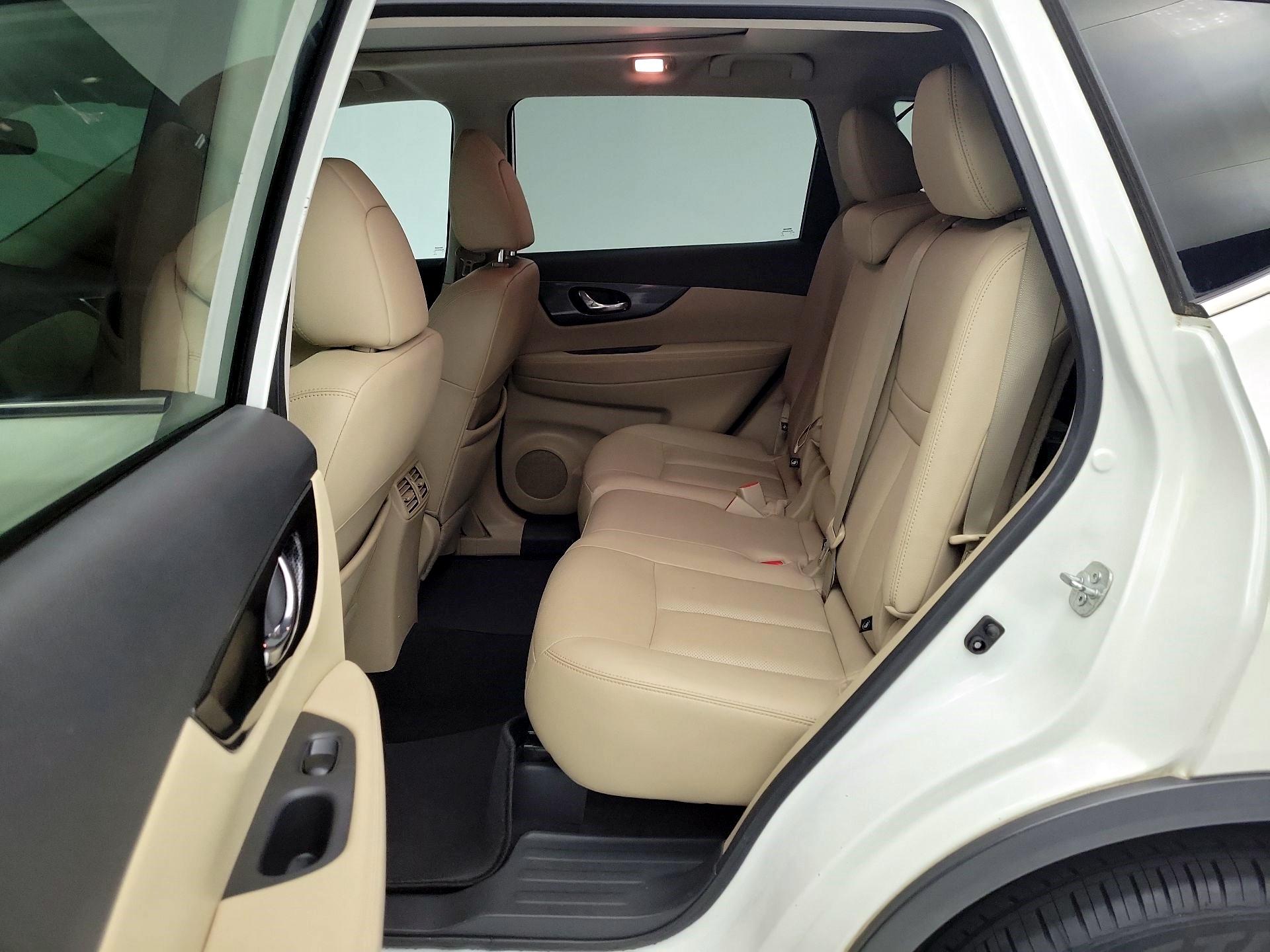 Thumbnail: 2016 Nissan Rogue - 20