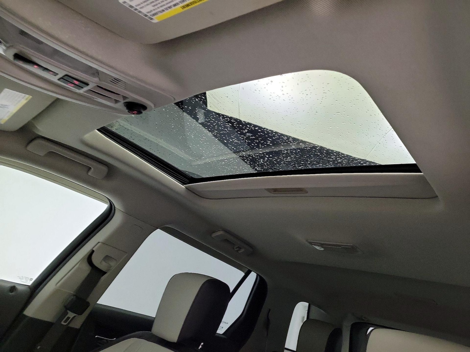 Sunroof(s) & Overhead Airbags