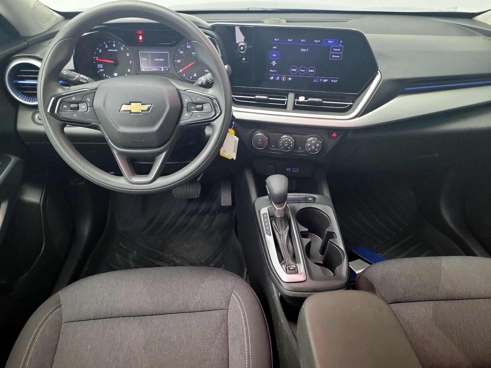 2024 Chevrolet Trax LS - Photo 10