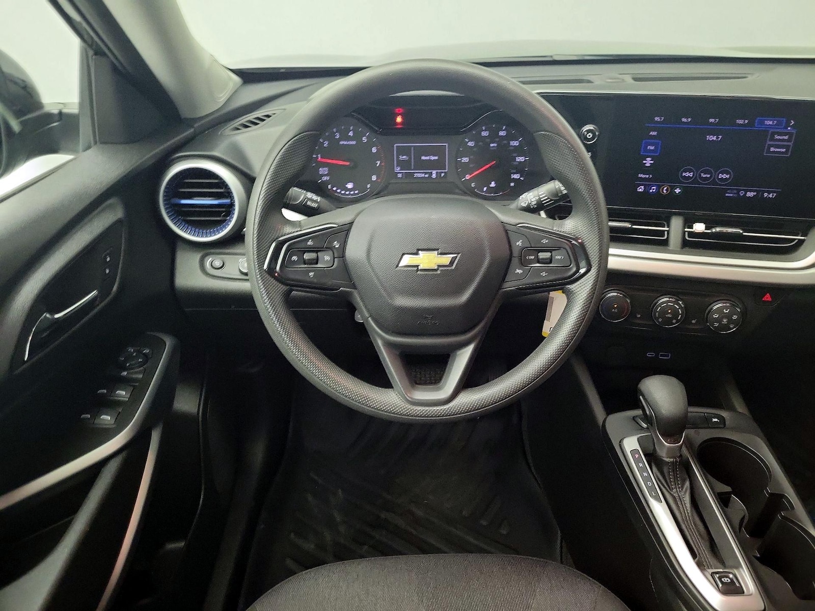 2024 Chevrolet Trax LS - Photo 11
