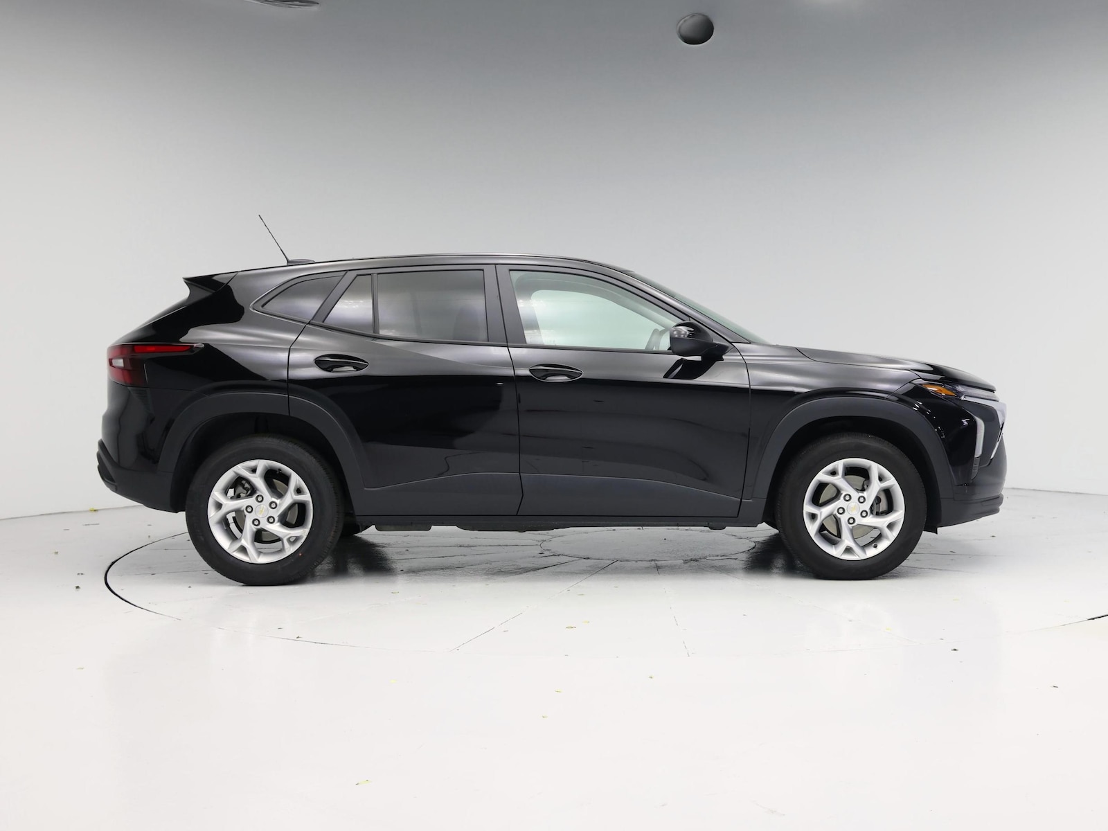 2024 Chevrolet Trax LS - Photo 8
