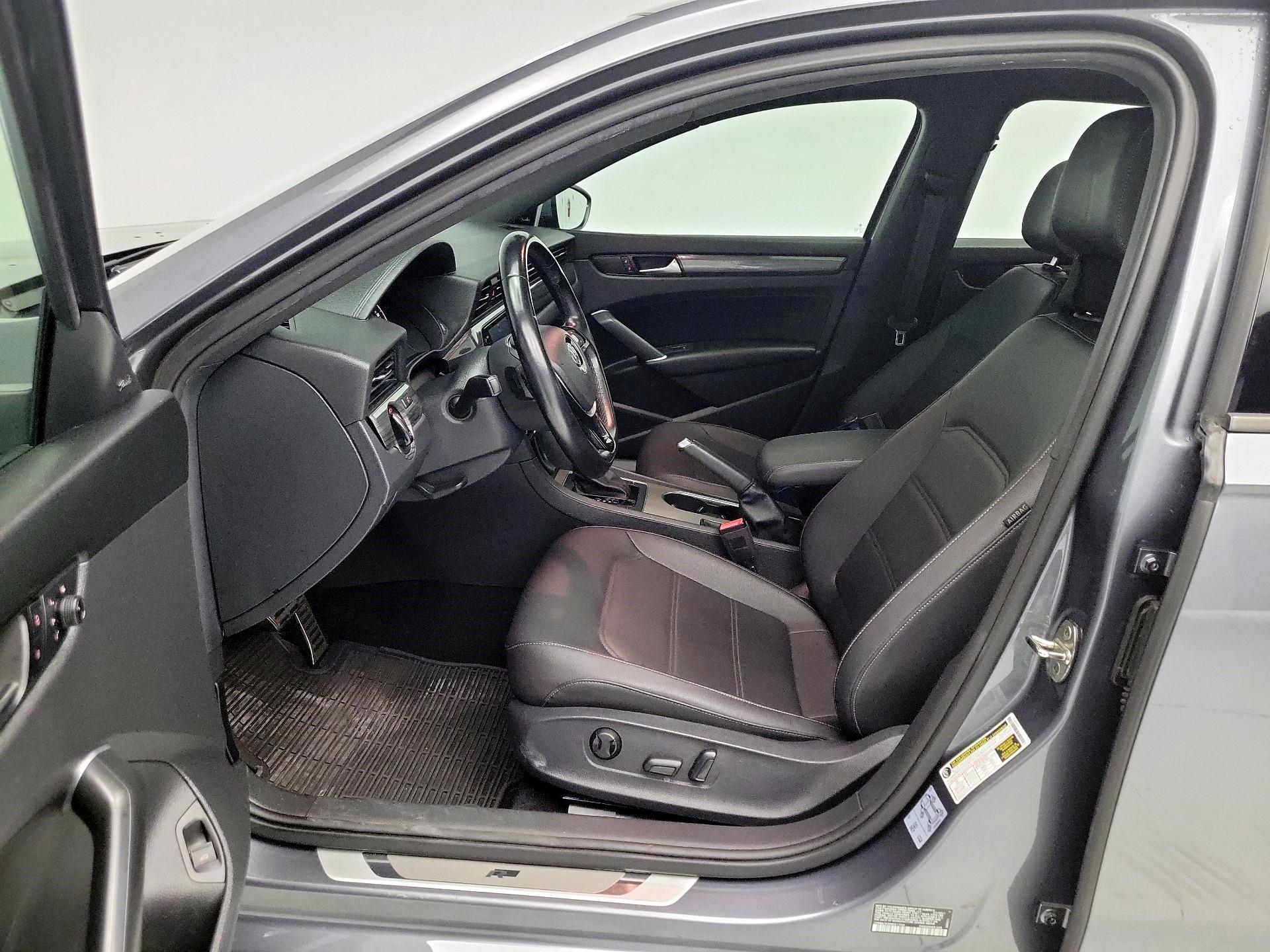 Thumbnail: 2021 Volkswagen Passat - 11