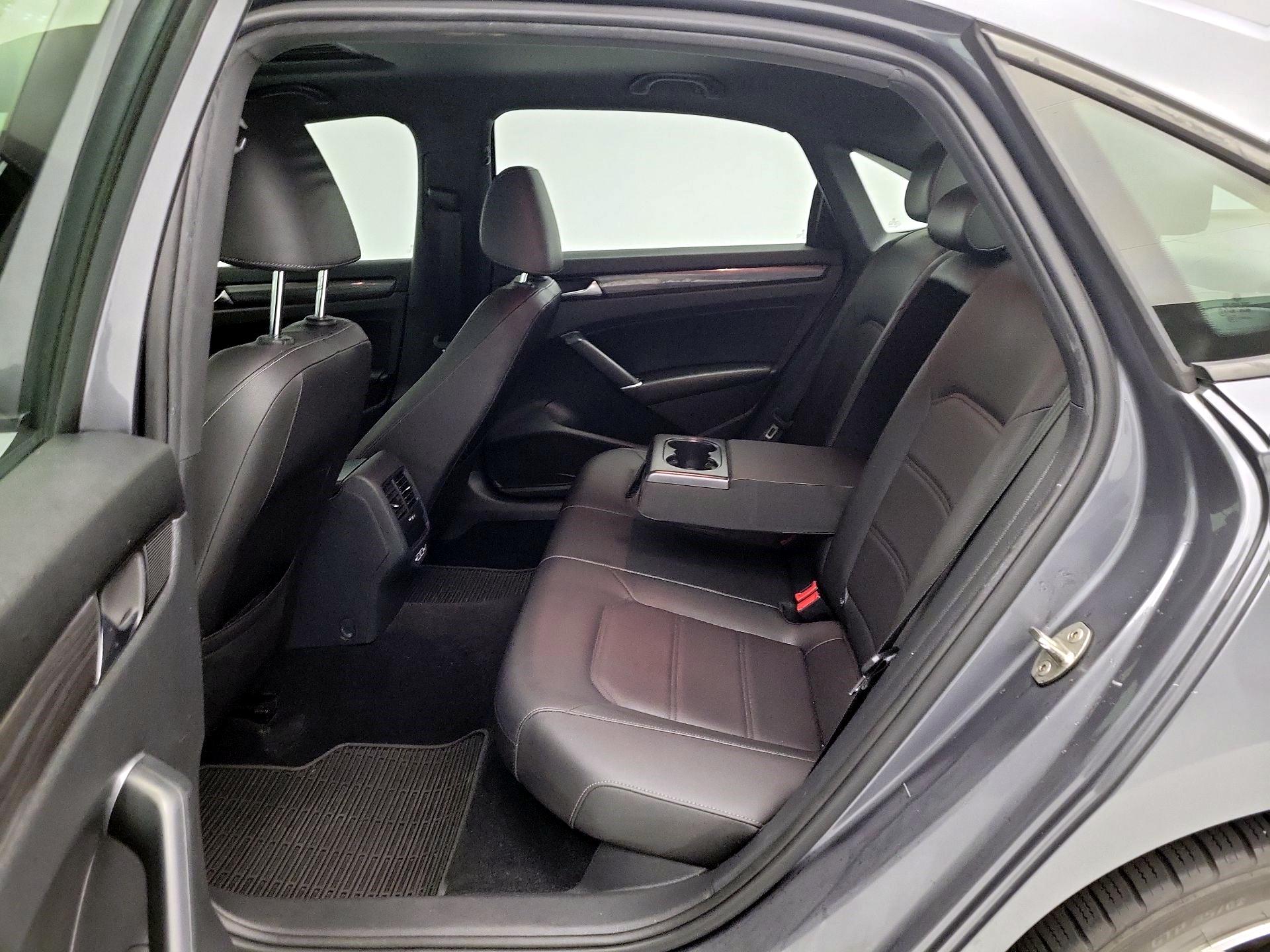 Thumbnail: 2021 Volkswagen Passat - 20