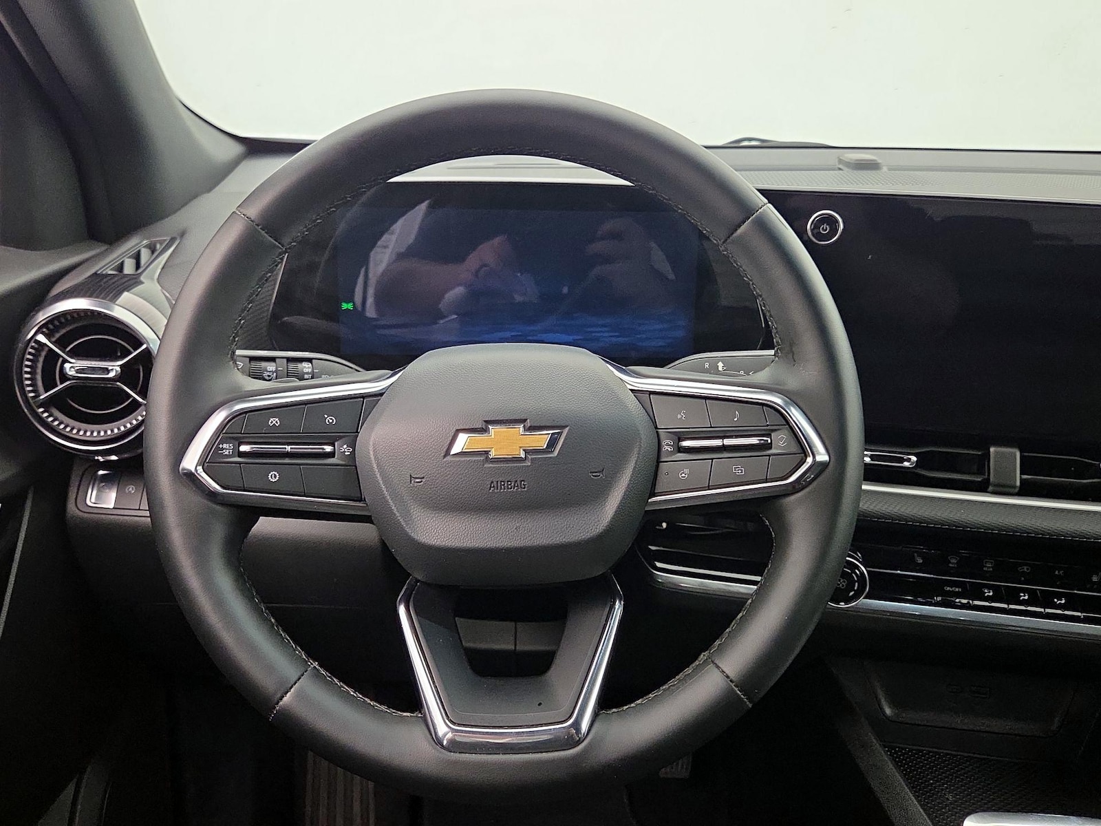 2026 Chevrolet Equinox LT - Photo 11